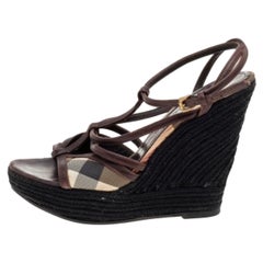 Burberry - Sandali con zeppa in tela e pelle marrone, taglia 39