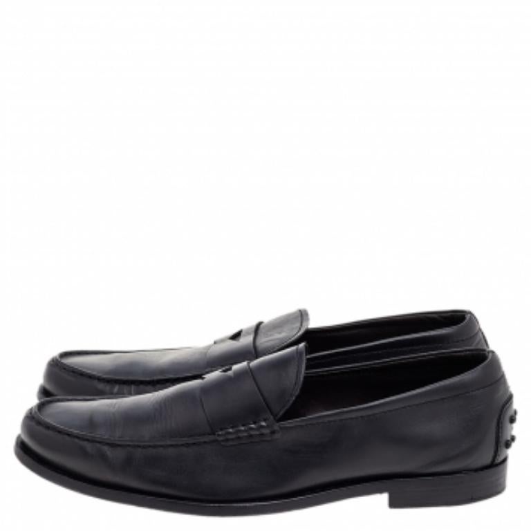 Mocassini Tod's in pelle nera taglia 42,5 in vendita 1