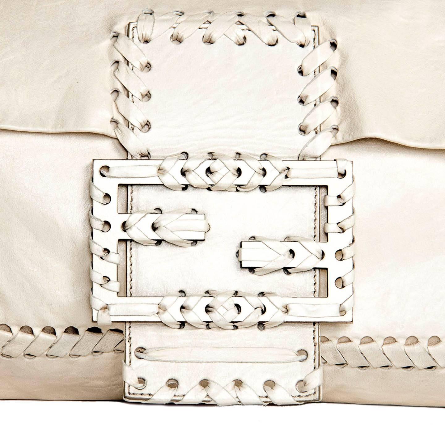 Fendi Ivory Leather Medium Bag In Excellent Condition For Sale In Brooklyn, NY