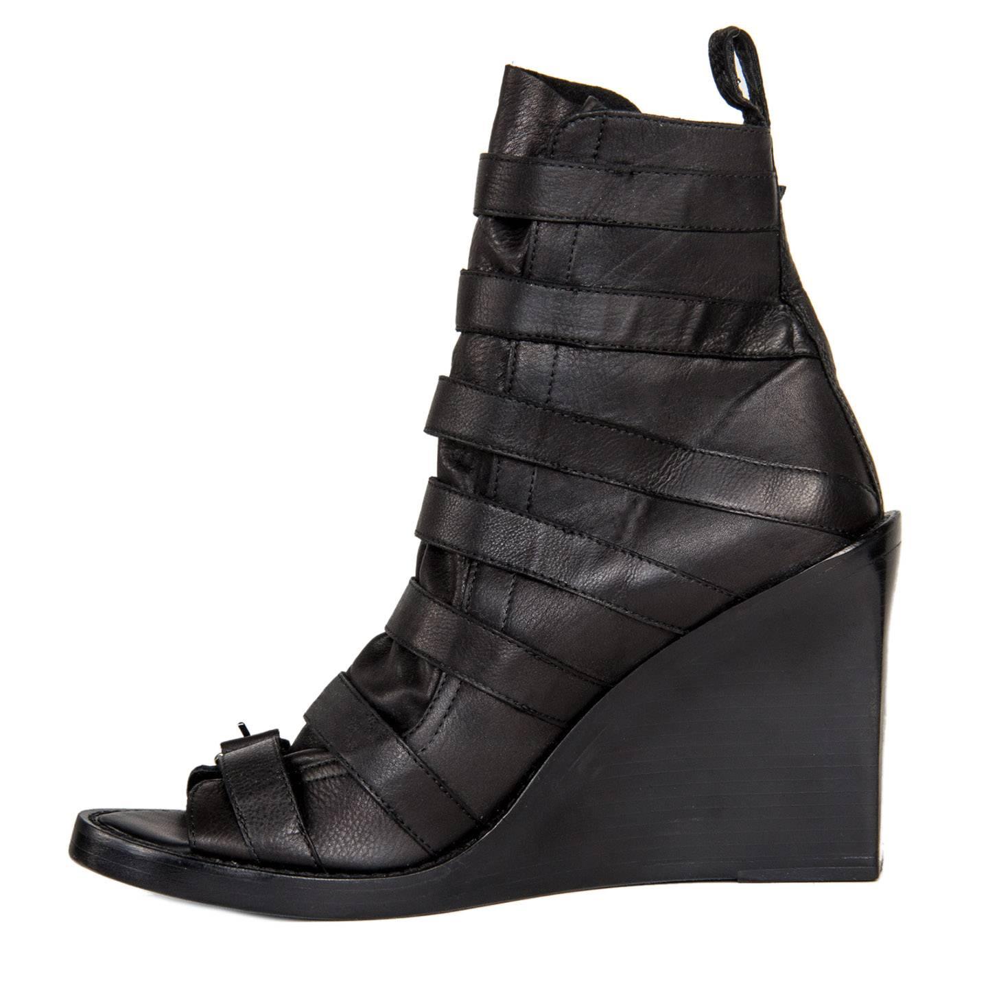 Ann Demeulemeester Black Open Front Ankle Boots In New Condition In Brooklyn, NY
