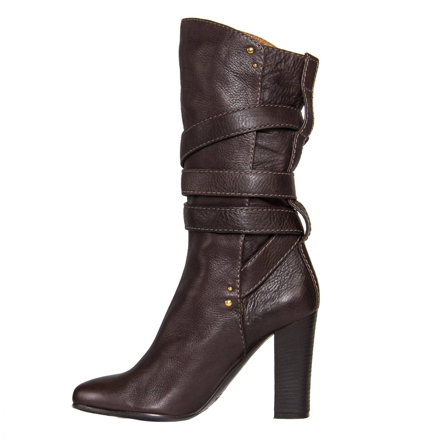 Chloe' Chocolate Brown Boots In New Condition For Sale In Brooklyn, NY
