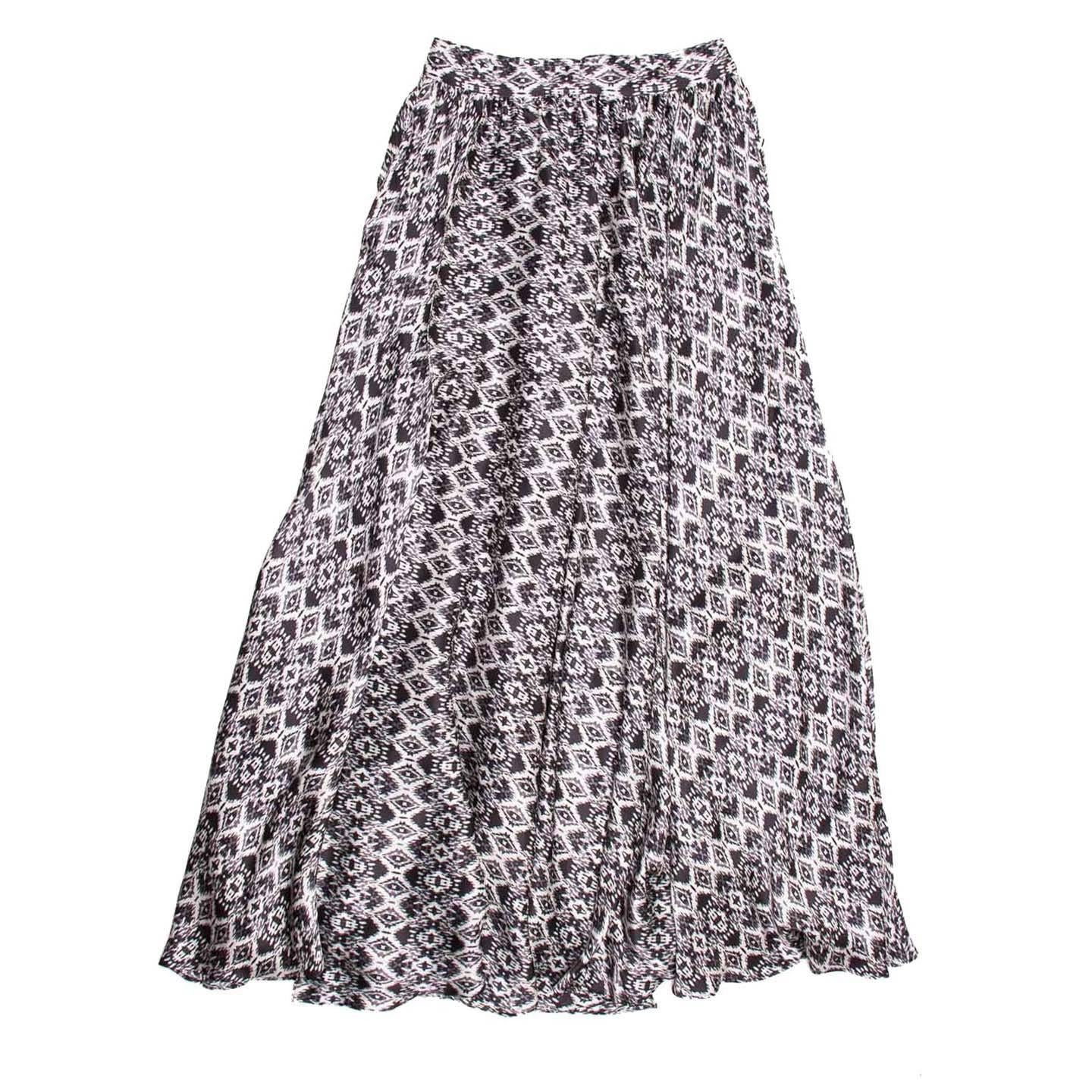 Floor length skirt in a black and white ethnic print. Gathers slightly at waistband for a flowing look. Hidden zipper closure at side seam. New with Tags.

Size  44 Italian sizing

Condition  Excellent: never worn with tags