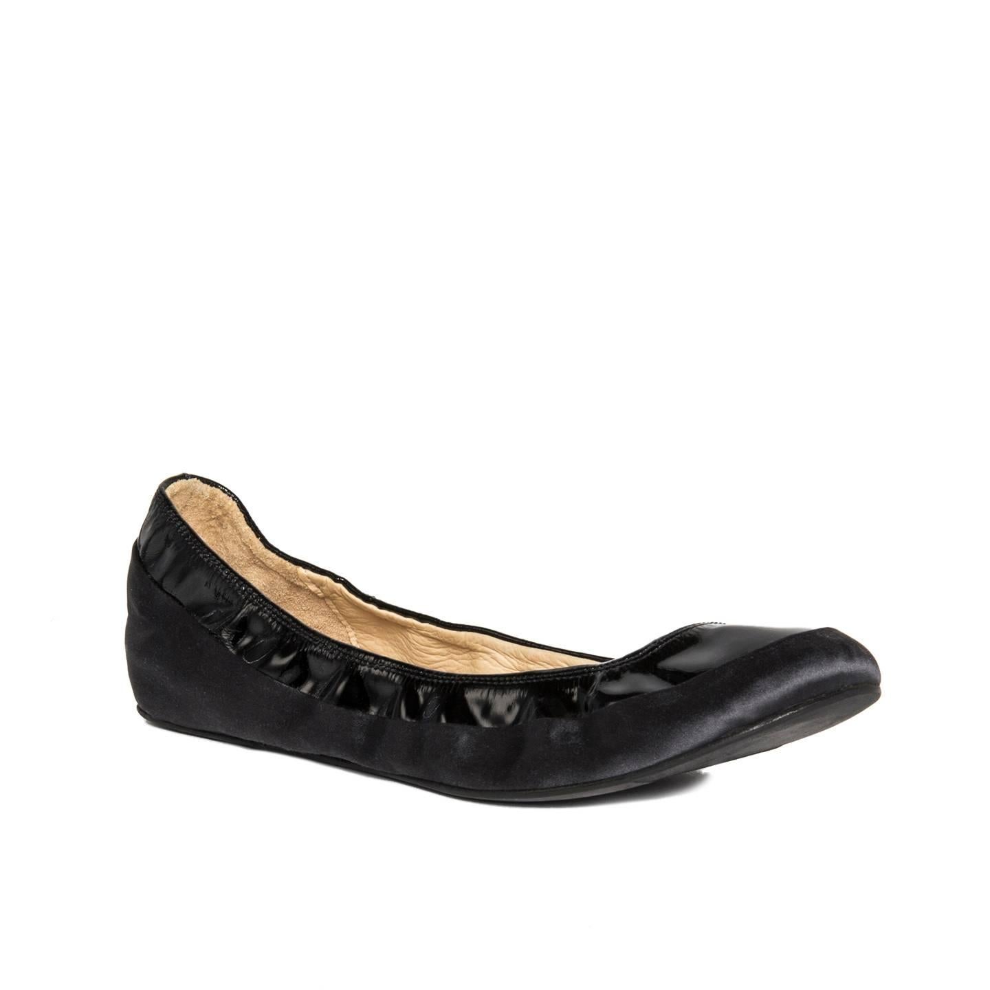 2007 collection black satin and patent leather scrunch ballet flats. Vero cuoio. Made in Italy. 

Size  40 Italian sizing 

Condition  Excellent: never worn