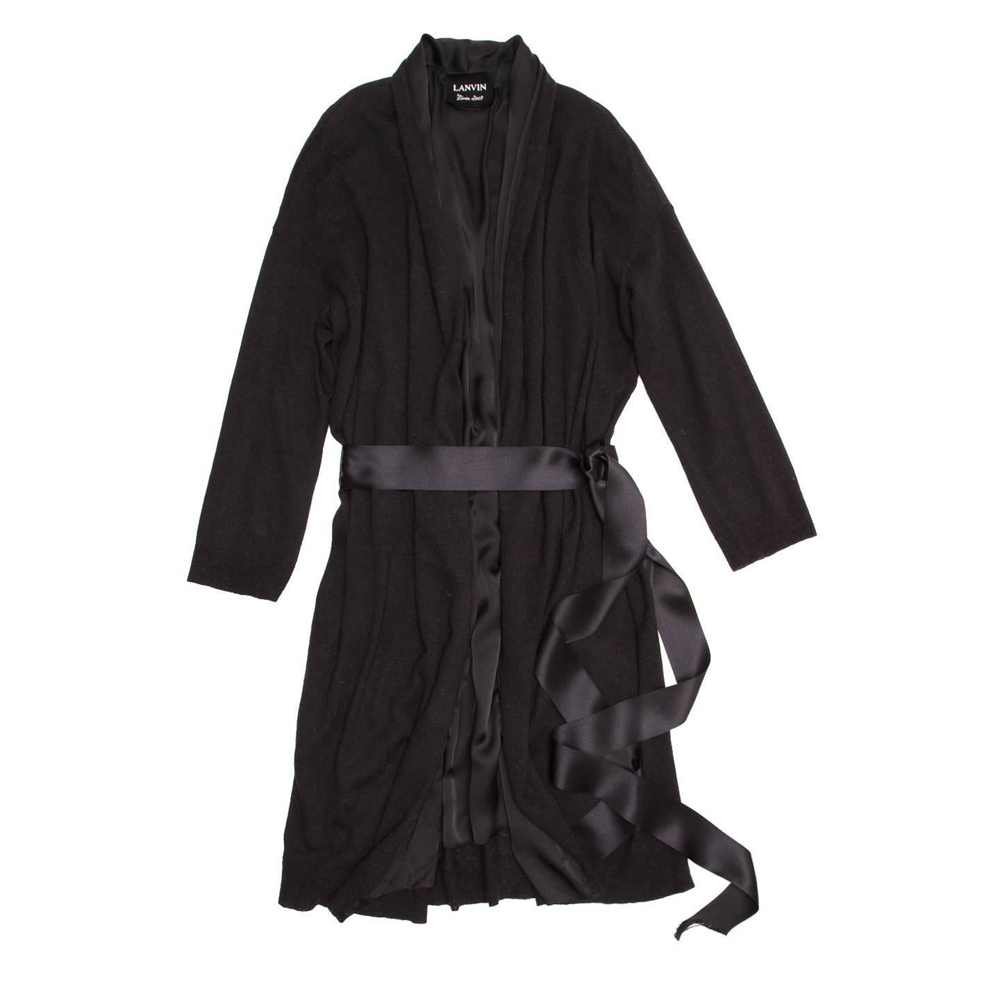 Ete 2009 Charcoal Grey Camel hair robe style below knee length cardigan/coat lined with black silk crepe and thick silk ribbon belt.

Size  M Universal sizing

Condition  Excellent: never worn