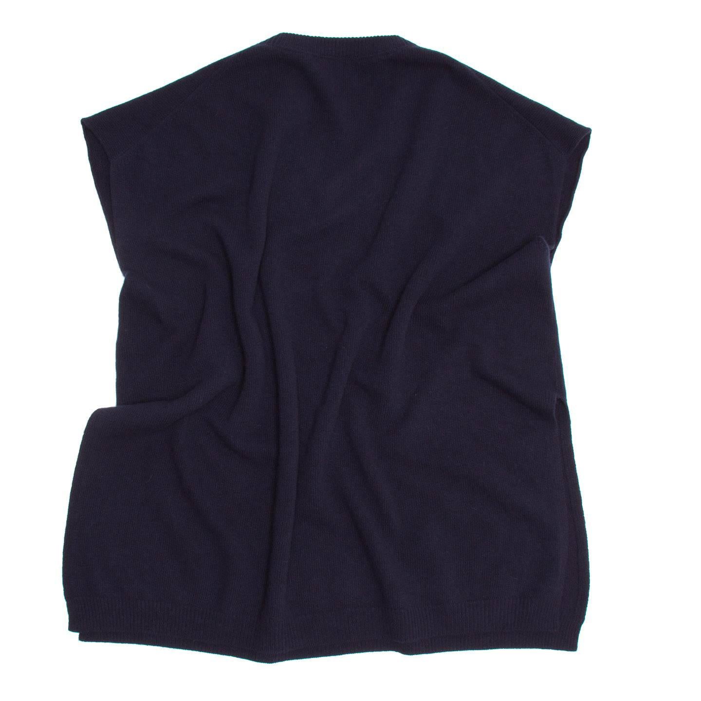 Prada Navy Blue V-Neck Knit Top In New Condition For Sale In Brooklyn, NY