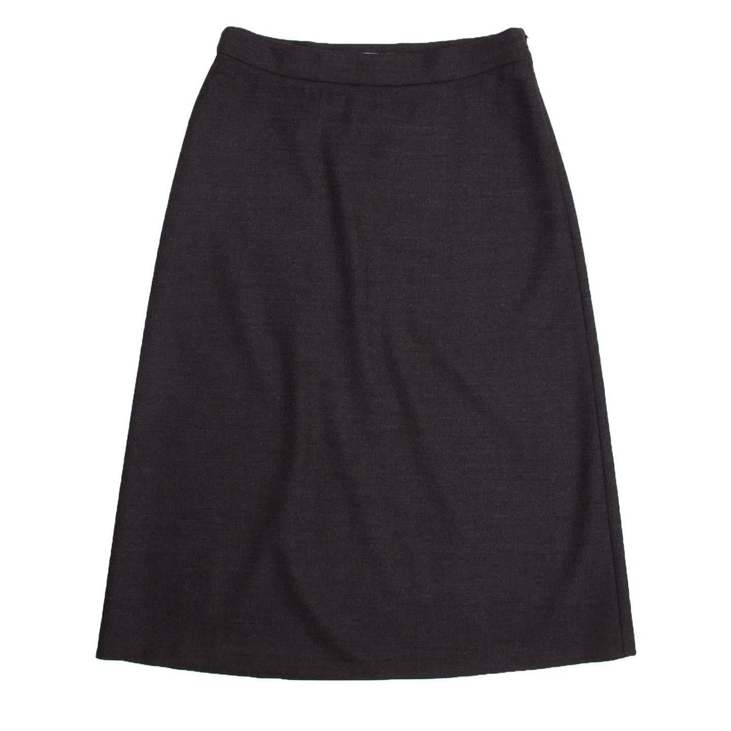 Prada charcoal grey virgin wool skirt. A-line shape with high waist and above knee length.

Size  46 Italian sizing

Condition  Excellent: worn a few times