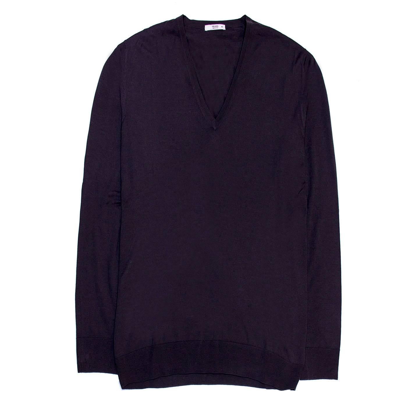 Prada purple blue thin and soft wool deep V-neck pullover knit.

Size  42 Italian sizing

Condition  Excellent: never worn