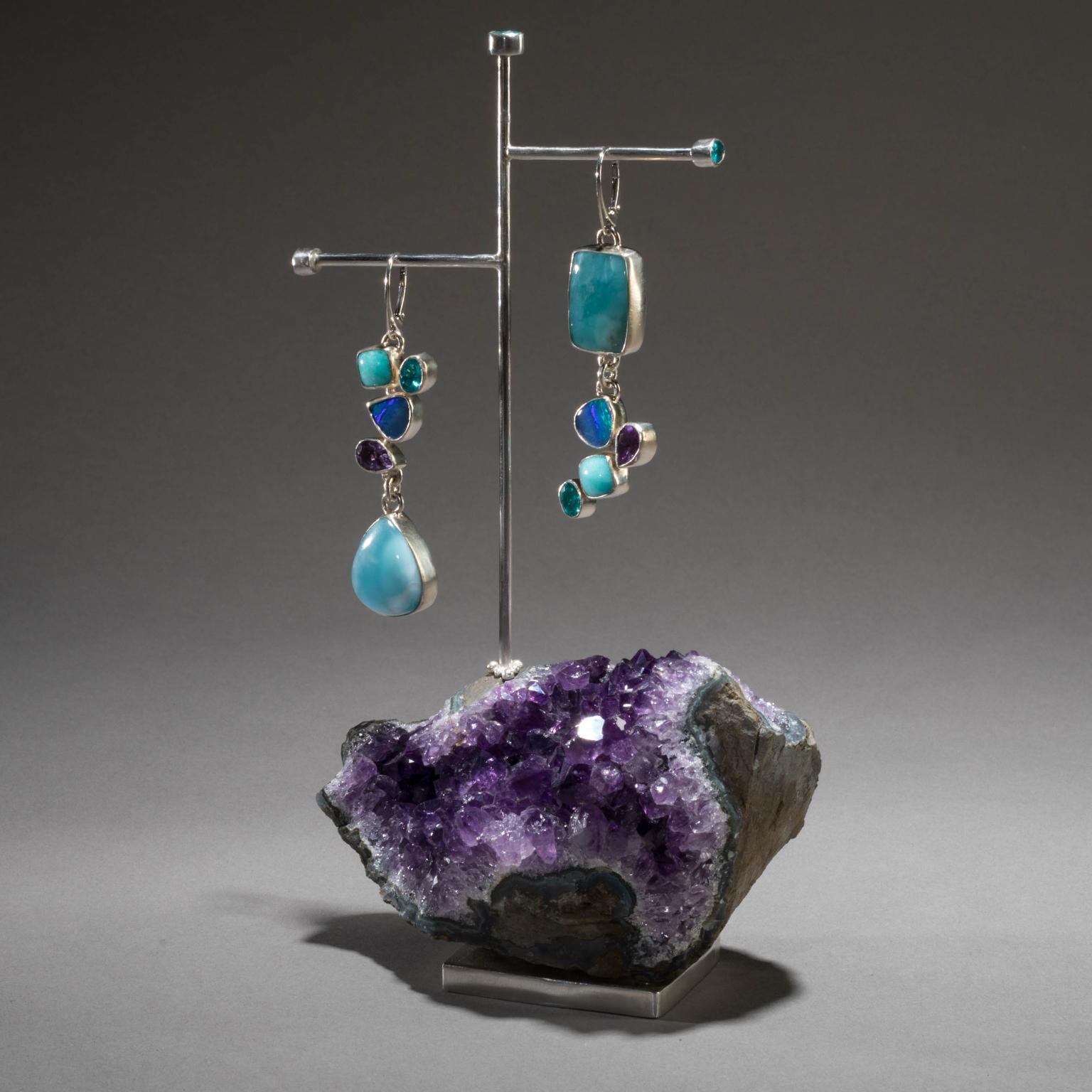 Taille cabochon Studio Greytak Boucles d'oreilles Marina en améthyste avec opale et apitite en vente