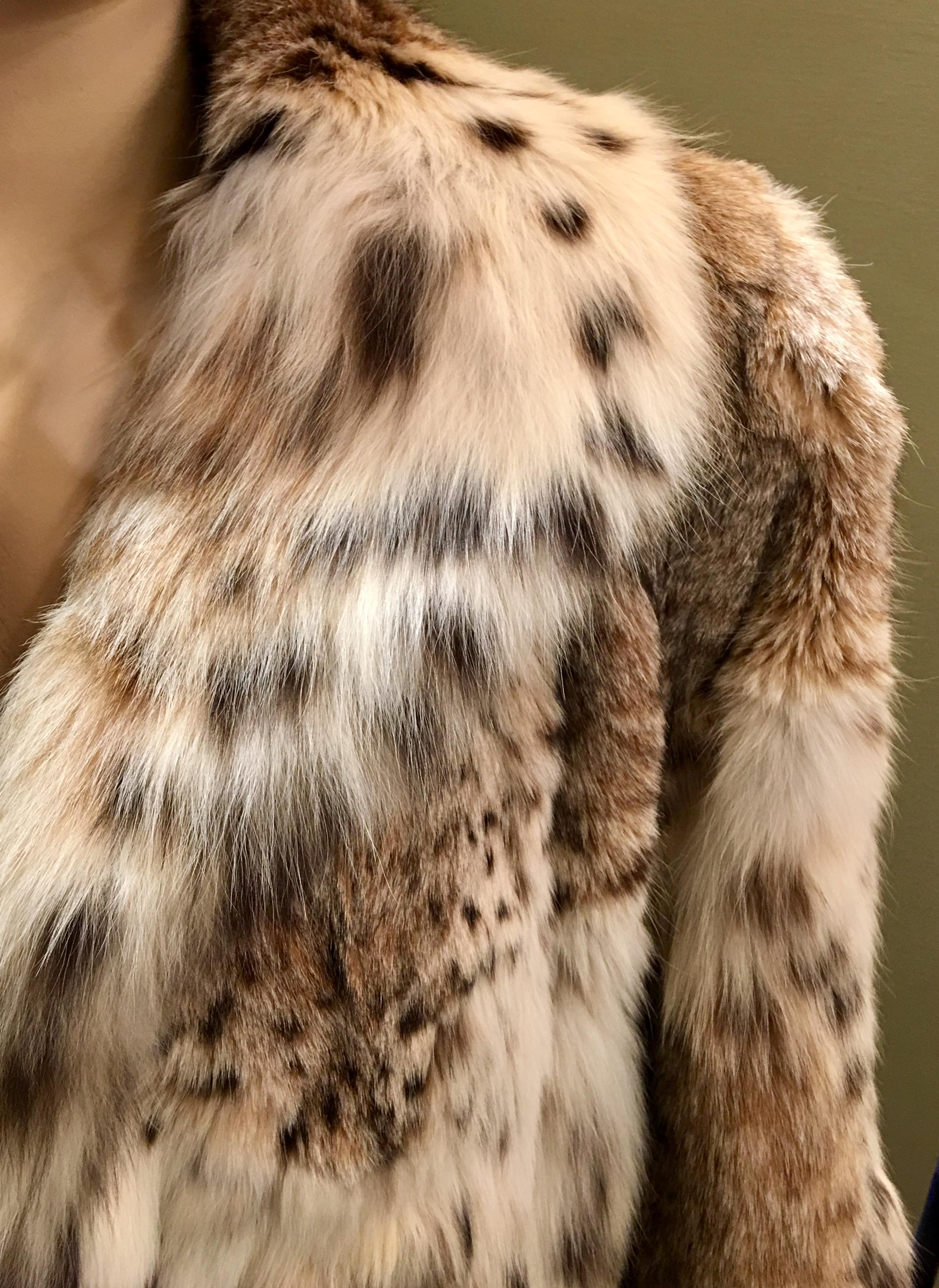 Sexy Natural Spotted Lynx 3 Quarter Length Ultra Soft High Fashion Fur Coat In Excellent Condition In Tustin, CA