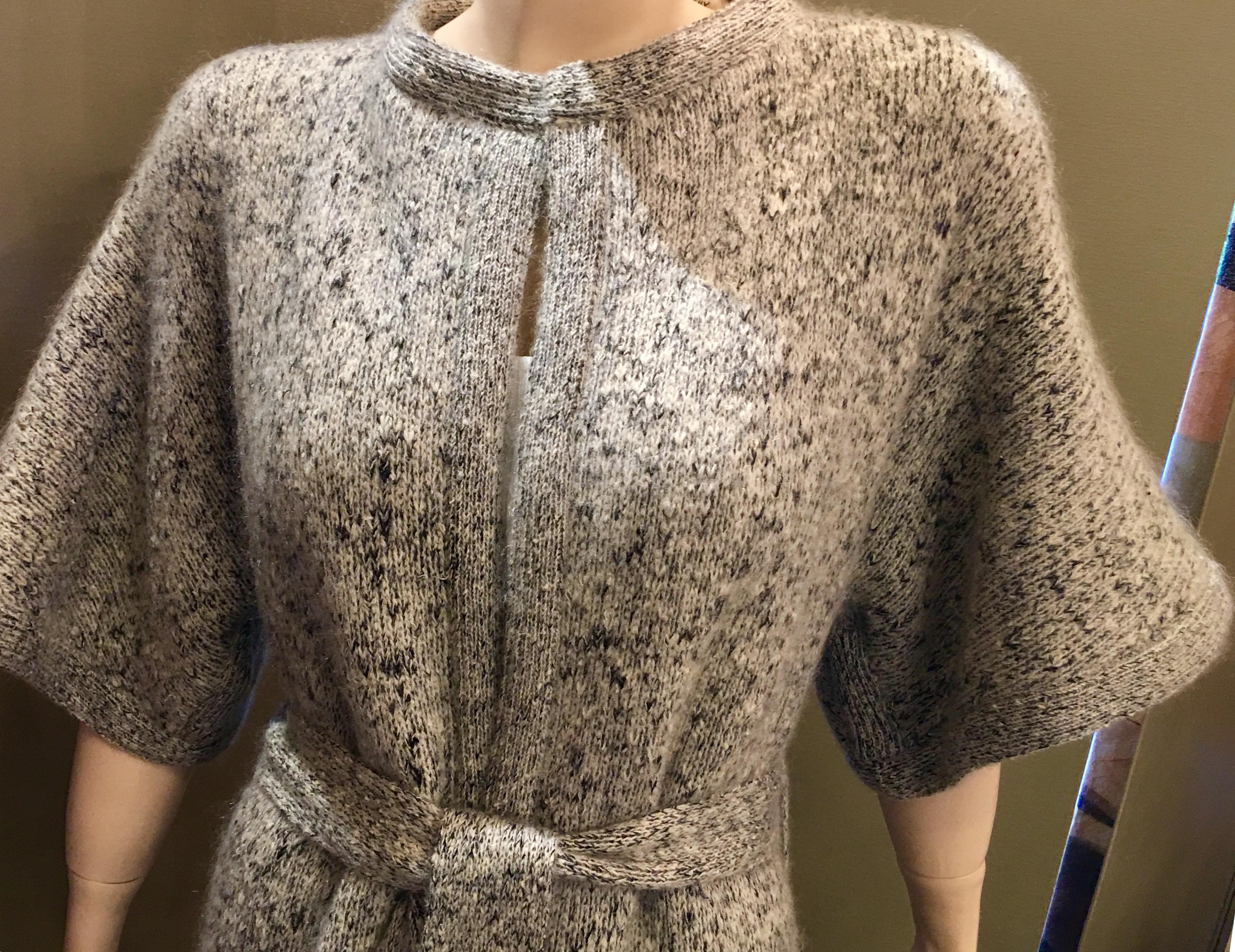 Italienischer Couture Missoni Langer Strickjacke-Pullover mit Gürtel und breiten halben Ärmeln im Zustand „Hervorragend“ im Angebot in Tustin, CA