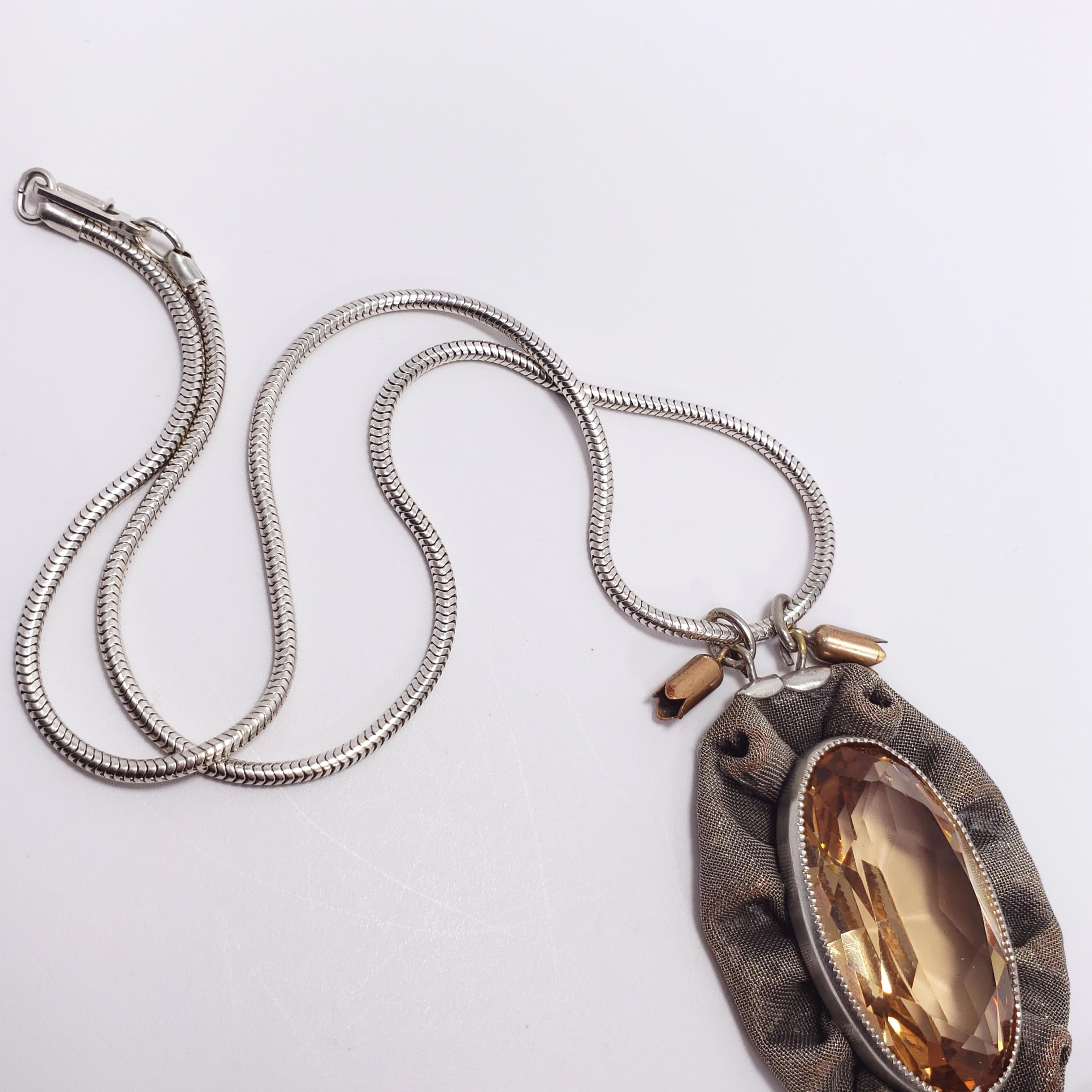 Taglio ovale Collana vittoriana antica con tripla goccia e nappina in argento con montatura a rete in vendita