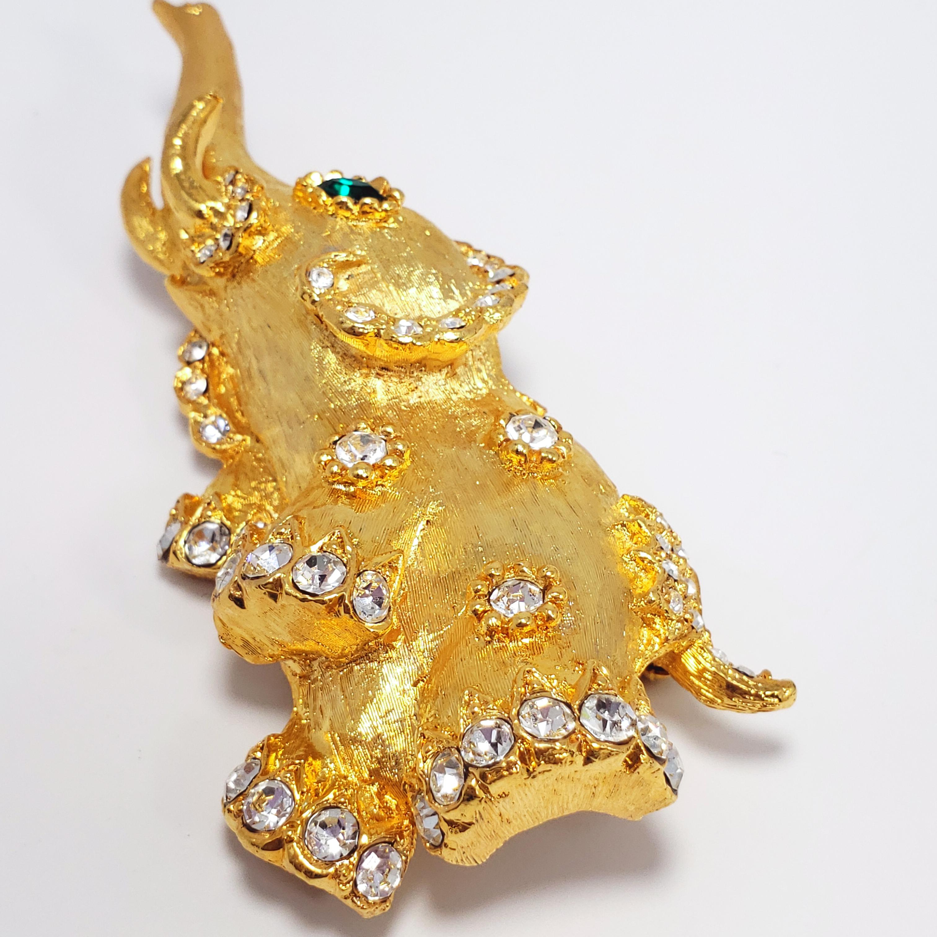 KJL Kenneth Jay Lane Clear & Green Crystal Elephant Pin in Textured Gold In New Condition For Sale In Milford, DE