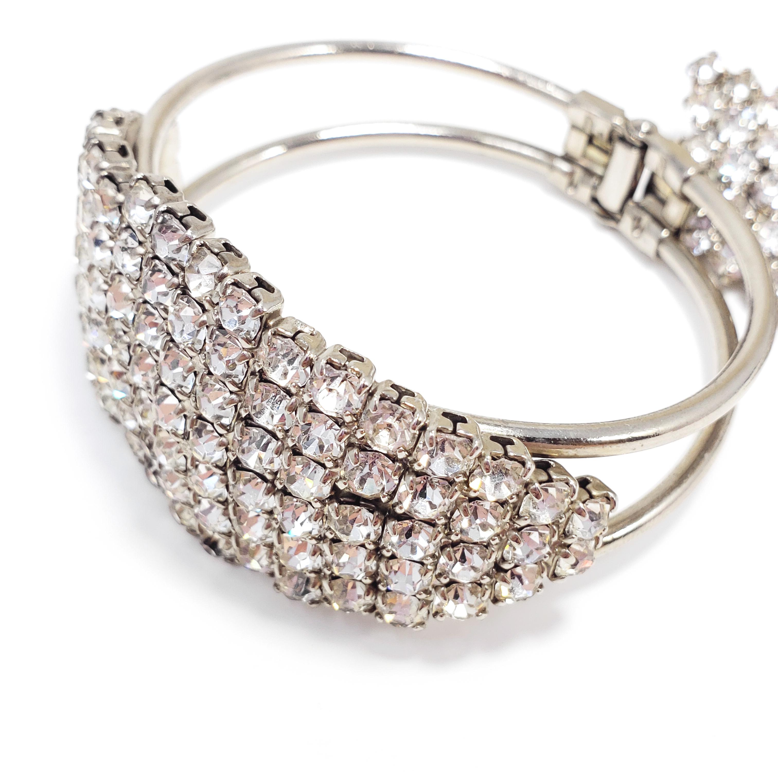Taille ronde Art Deco Demi Parure Pave Clear Crystal Geometric Clip On Earrings and Bracelet en vente