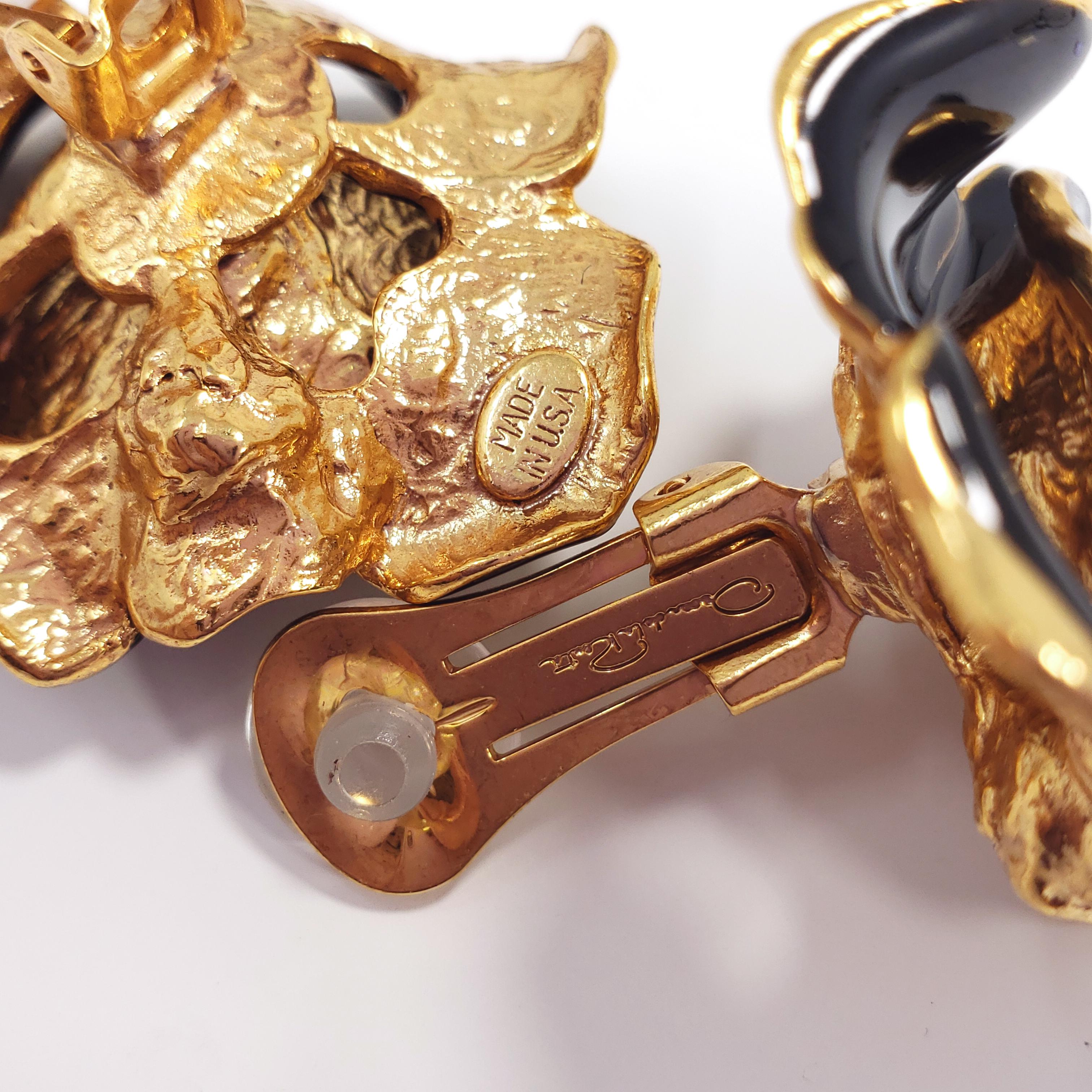 Oscar de la Renta Painted Black Rosette Button Flower Clip On Earrings in Gold 2