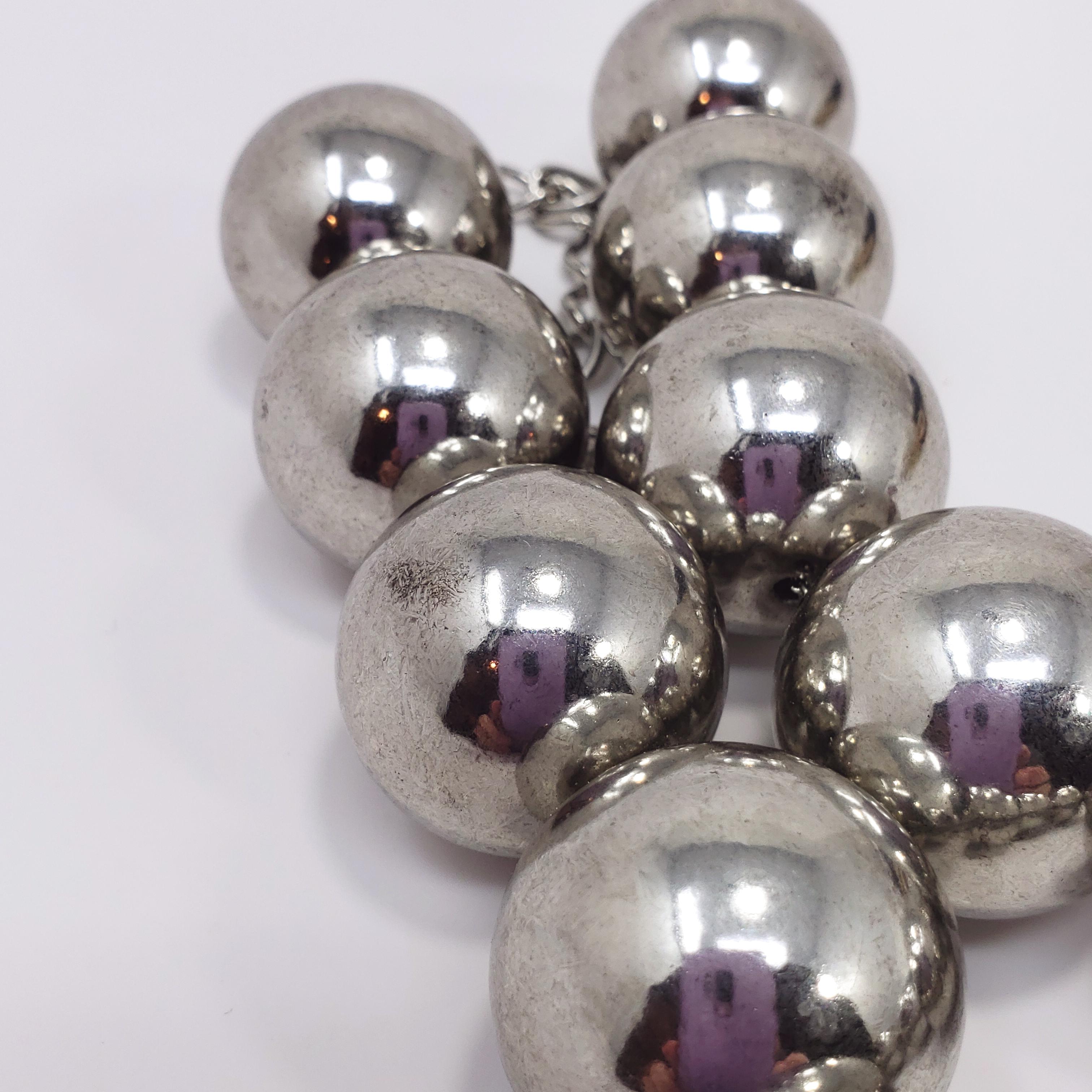 Oscar de la Renta Große metallische verzierte graue Perlen-Statement-Halskette Damen