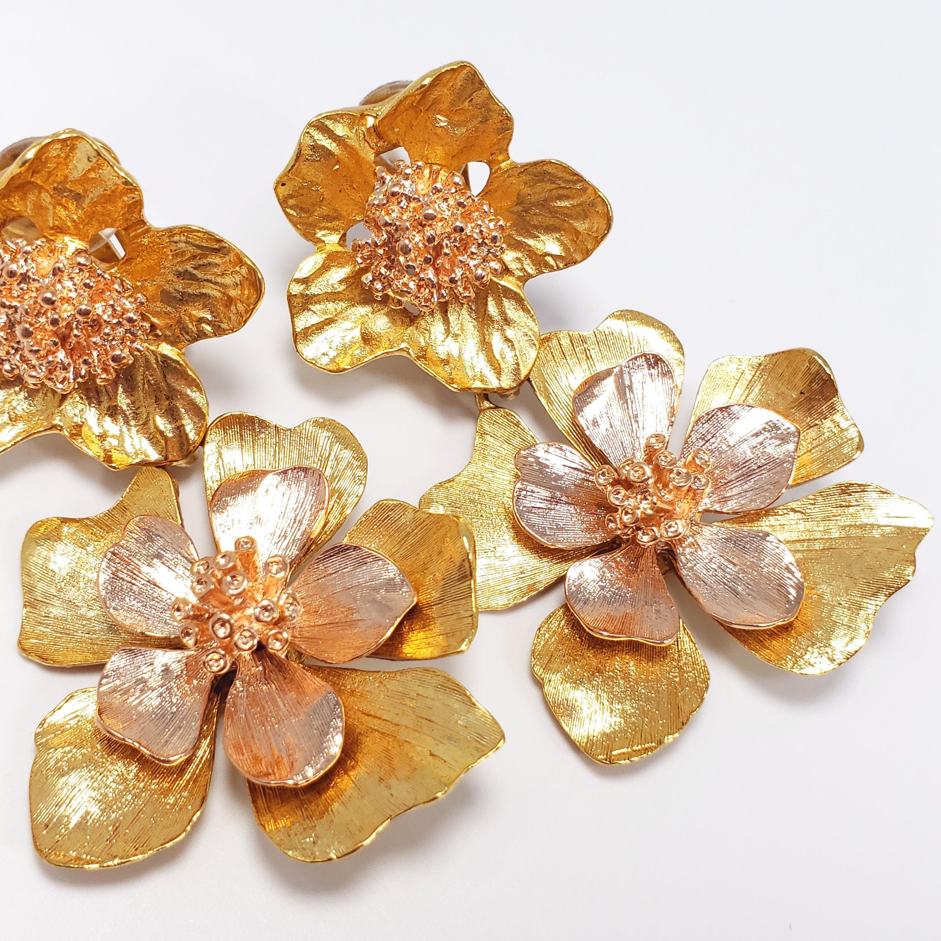 Oscar de la Renta Yellow Gold Bold Dangling Flower Drop Clip On Earrings In New Condition In Milford, DE