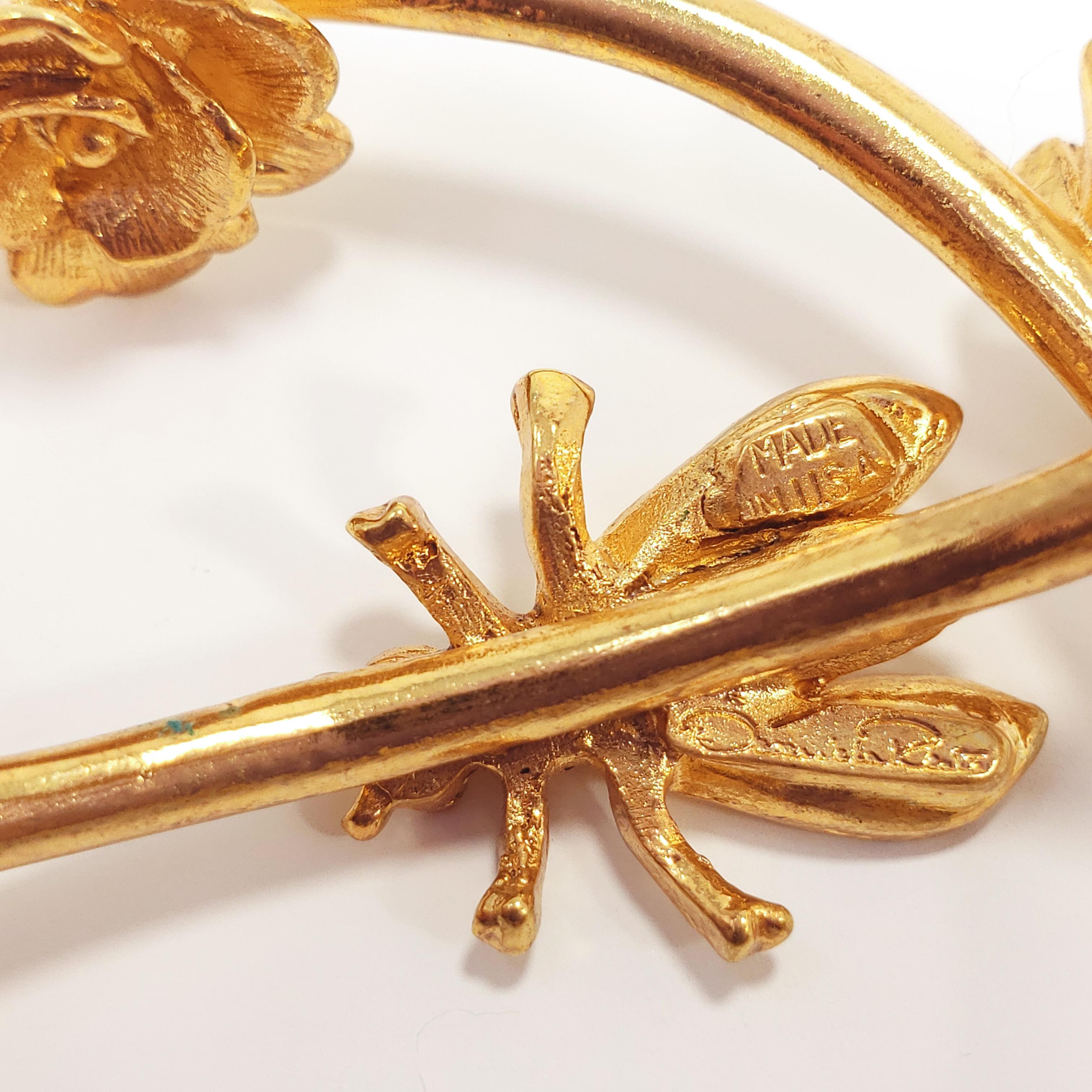 Oscar de la Renta Wasp and Flower Open Hoop Earrings in 24K Gold In New Condition In Milford, DE