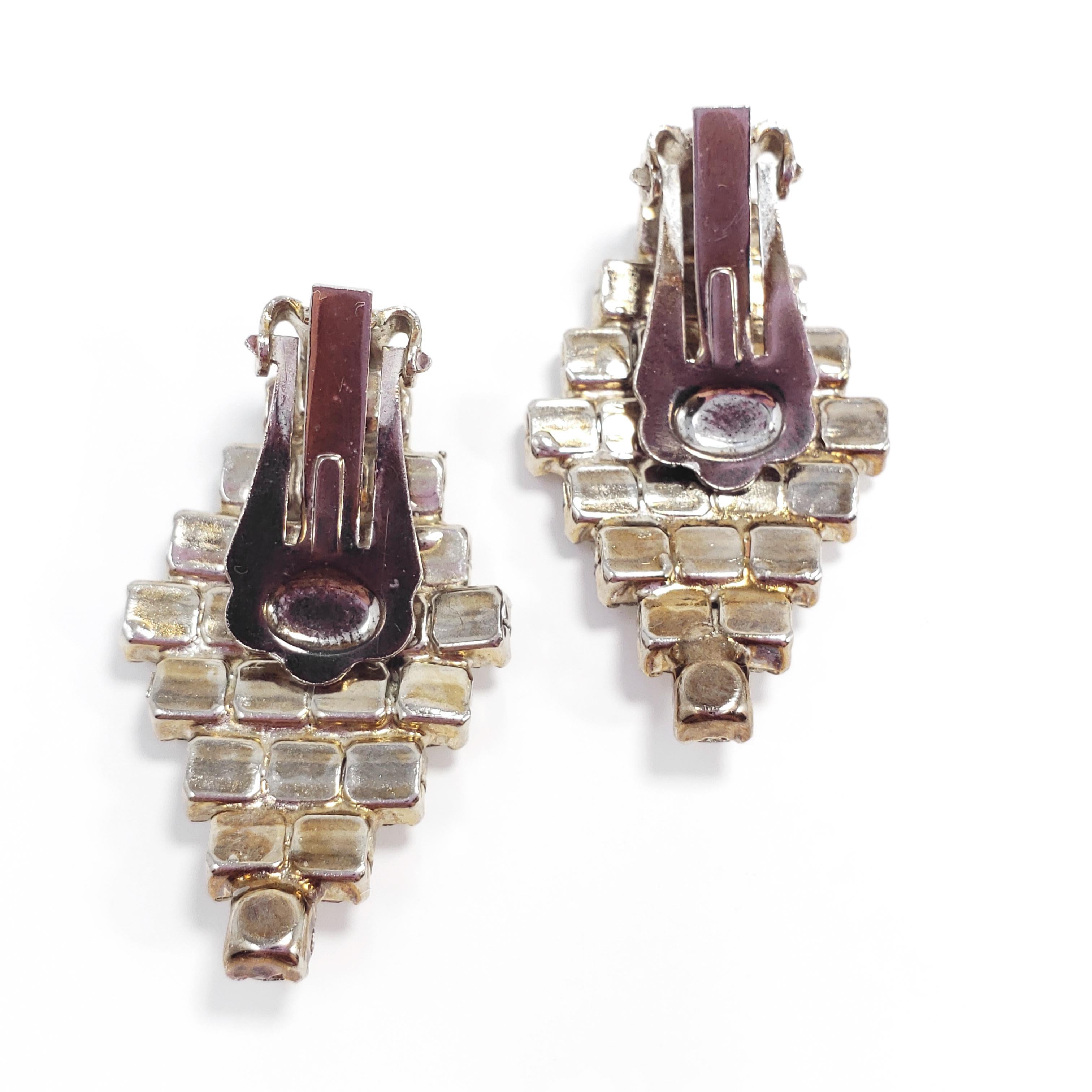 Art Deco Demi Parure Pave Clear Crystal Geometric Clip On Earrings and Bracelet en vente 4