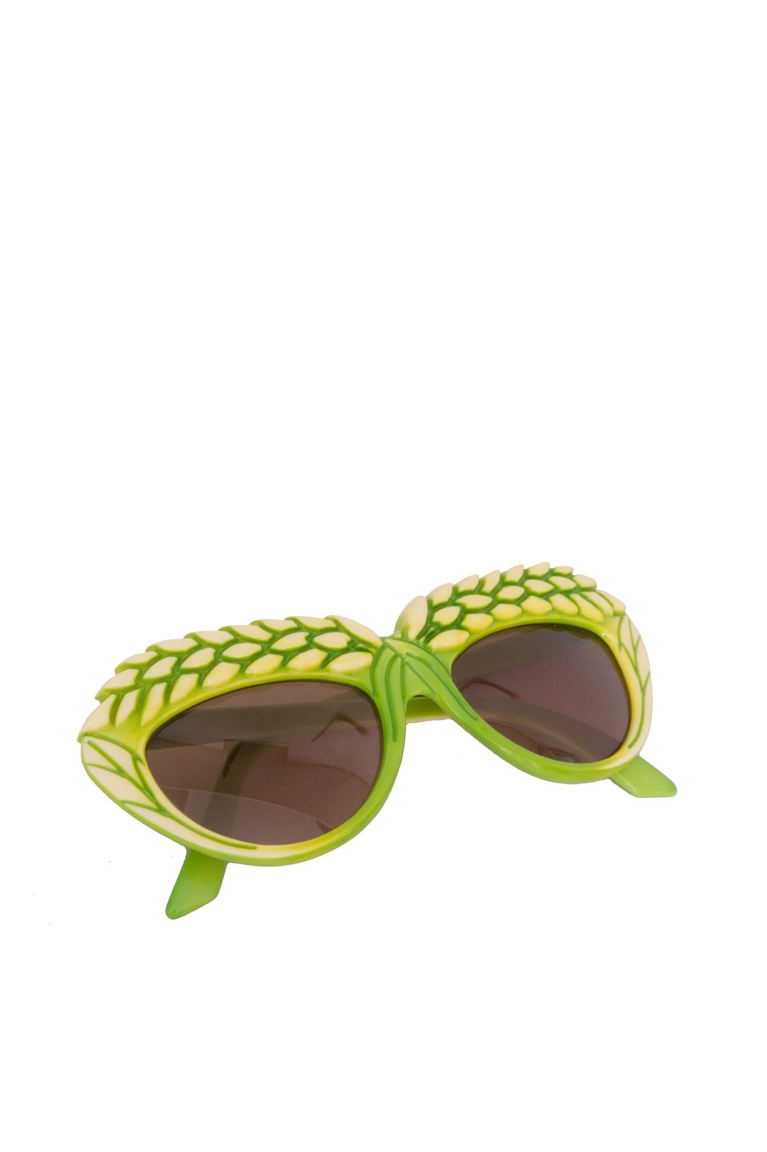 Women's A pair of 1980s Green Isabel Canovas Sunglasses For Sale