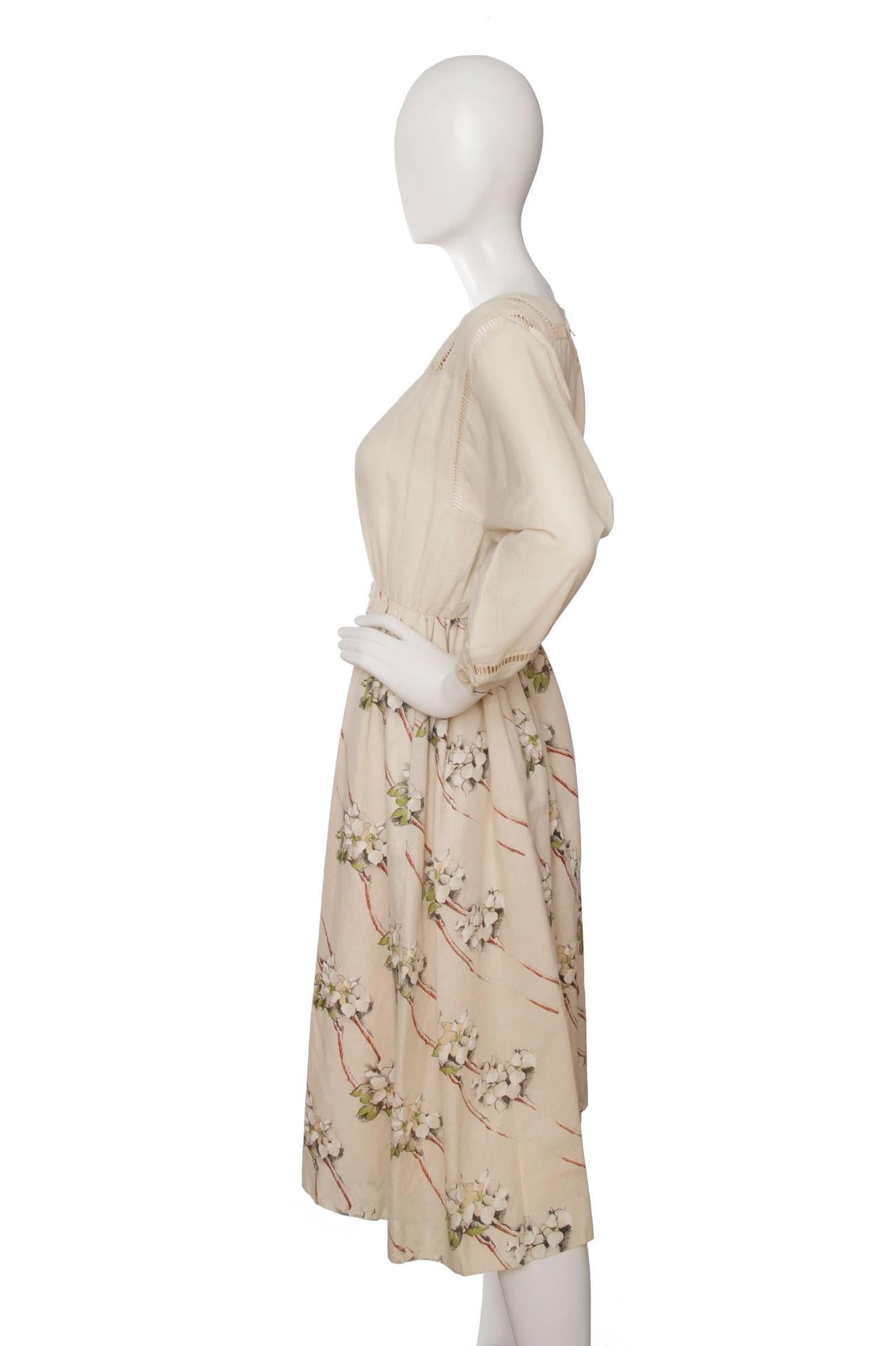 1970s Valentino Cotton  Peasant Dress  In Good Condition For Sale In Copenhagen, DK