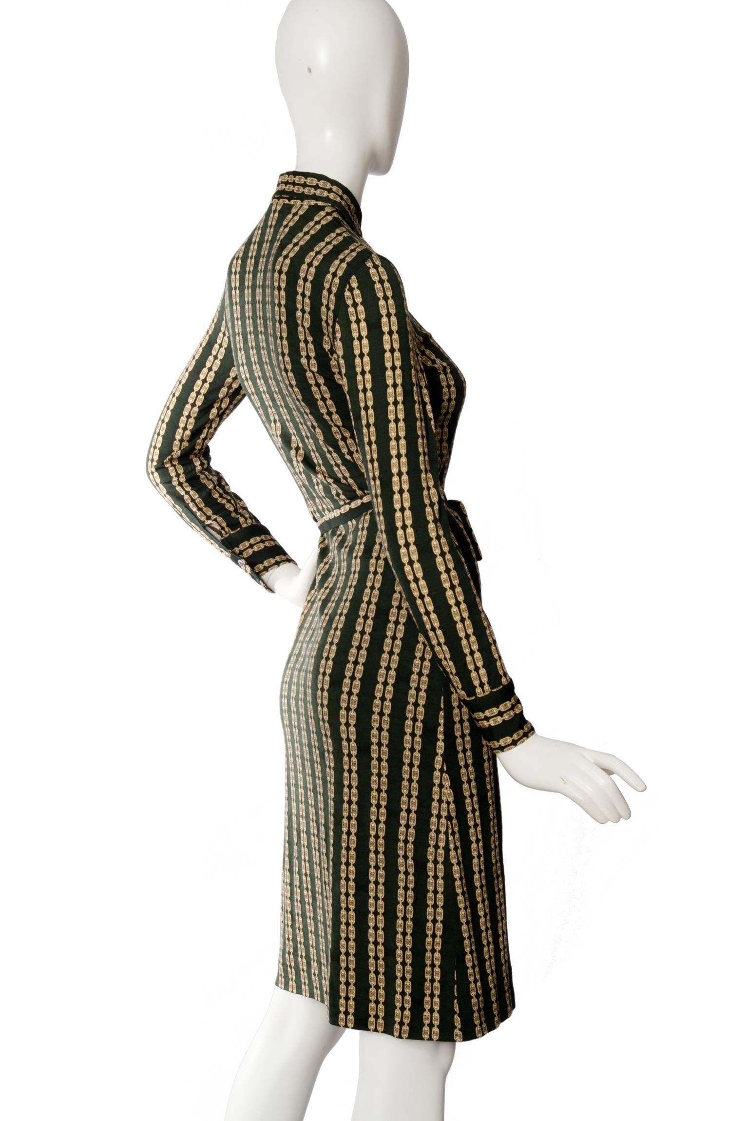 1970s Celine Green Chain Print belted Dress In Good Condition In Copenhagen, DK