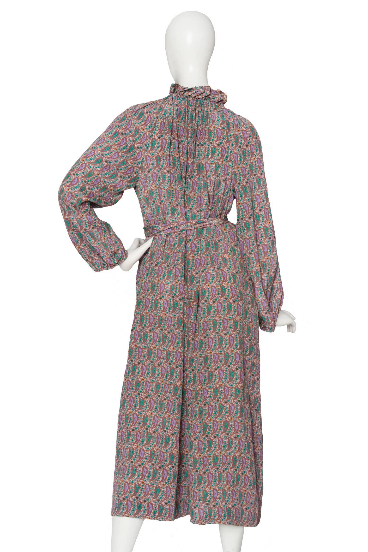 1970s Hanae Mori Paisley Print Silk Dress  In Good Condition In Copenhagen, DK