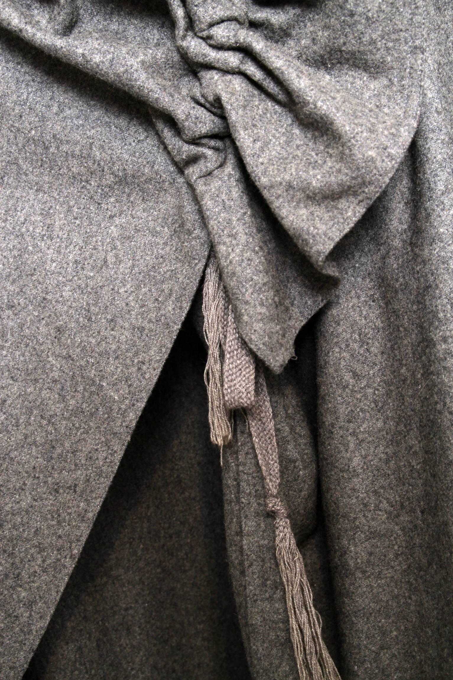 Grey Per Spook Ruffled Wool Cape 3