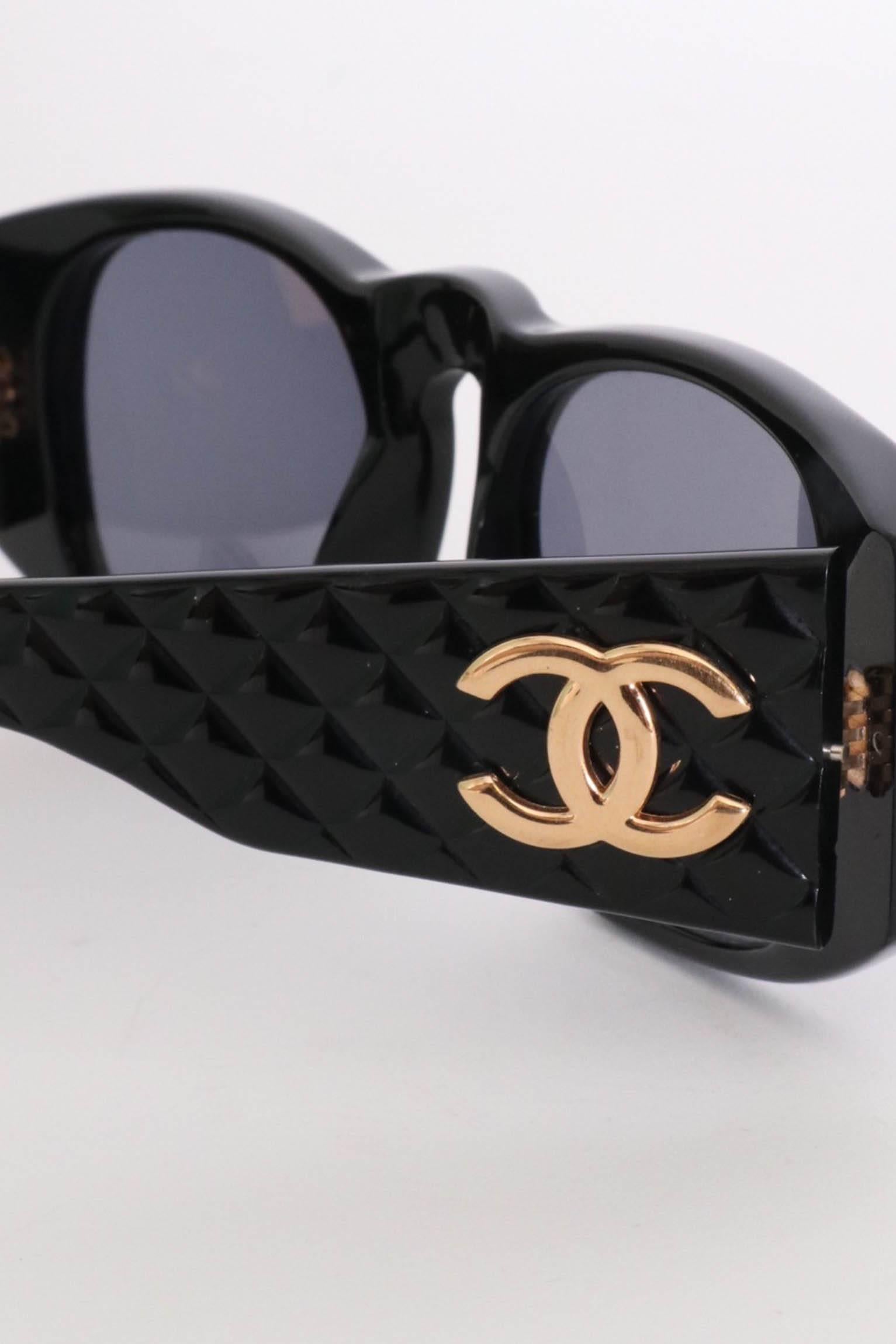 chanel sunglasses with logo on side