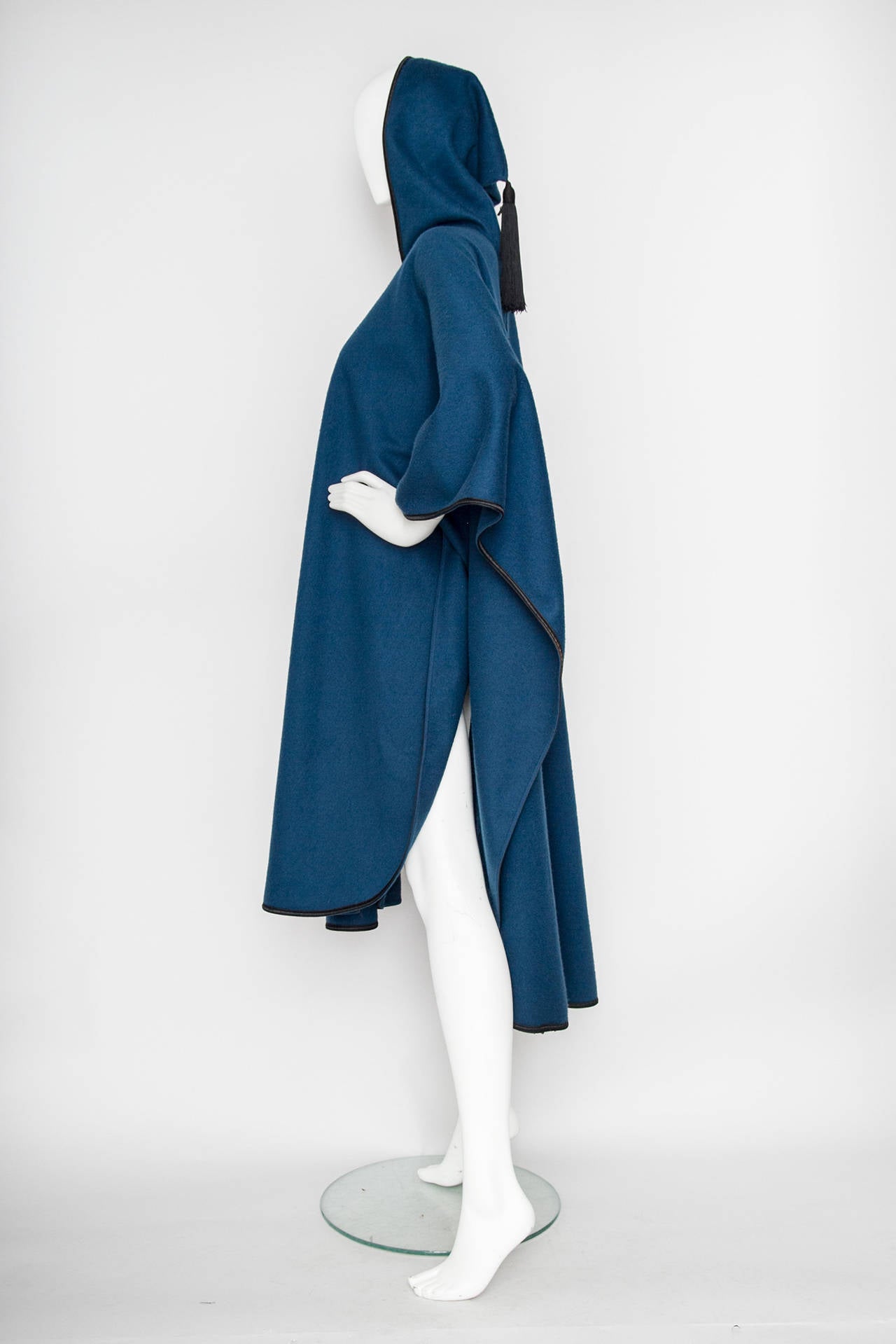 1970s Yves Saint Laurent Rive Gauche Teal Blue Wool Cape In Excellent Condition In Copenhagen, DK