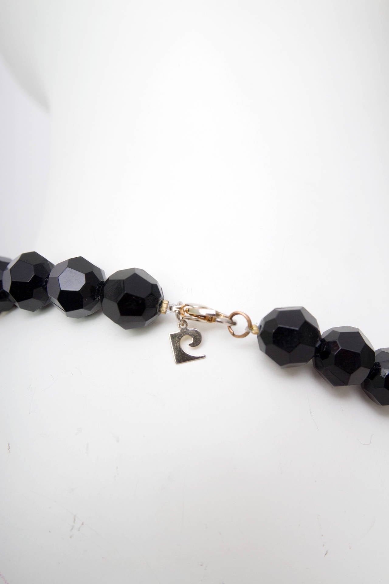 1970s Pierre Cardin Black Beads and Gold Sequin Necklace For Sale 1