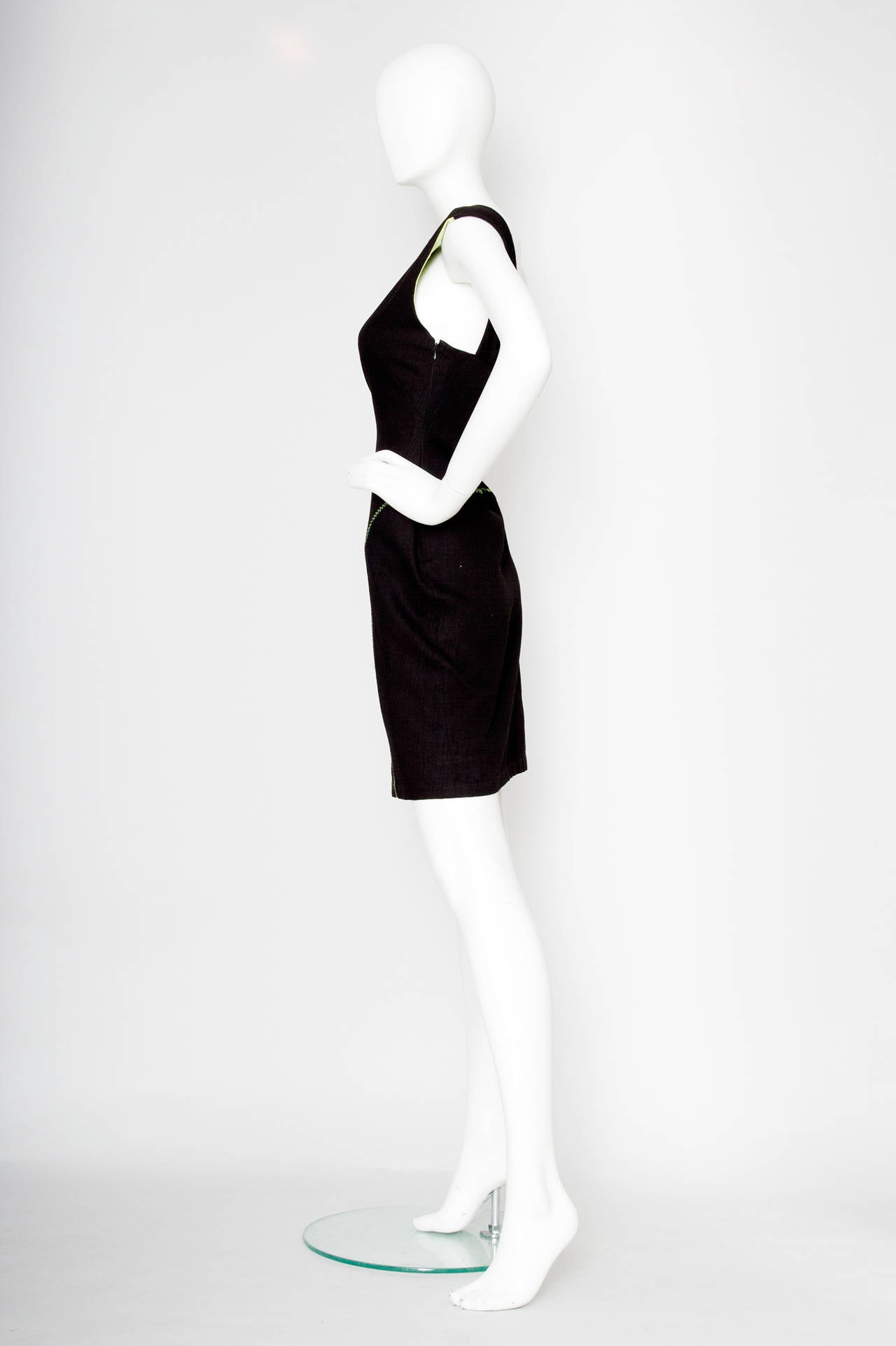 Women's 1980s Gianni Versace Couture Black Cotton Dress W. Green Topstitching For Sale