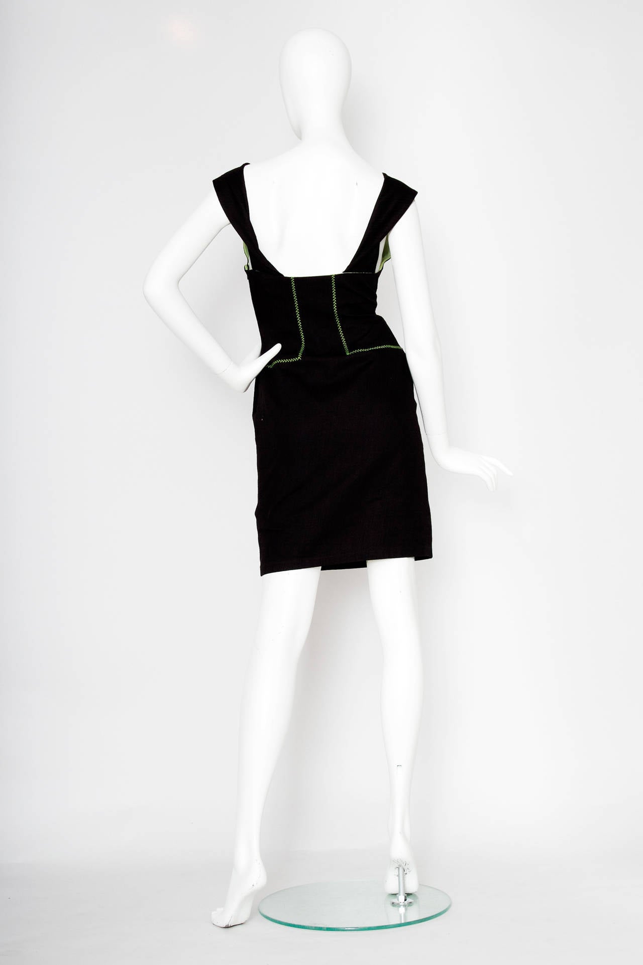 1980s Gianni Versace Couture Black Cotton Dress W. Green Topstitching For Sale 1