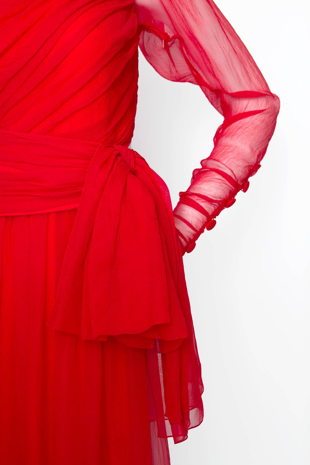 A Rare 1980s Yves Saint Laurent Haute Couture Silk Chiffon Dress In Excellent Condition For Sale In Copenhagen, DK