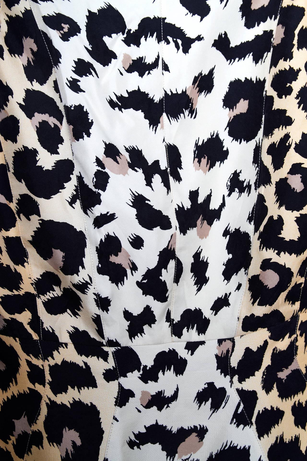 1980s Thierry Mugler Leopard Print Silk Jacket In Good Condition For Sale In Copenhagen, DK