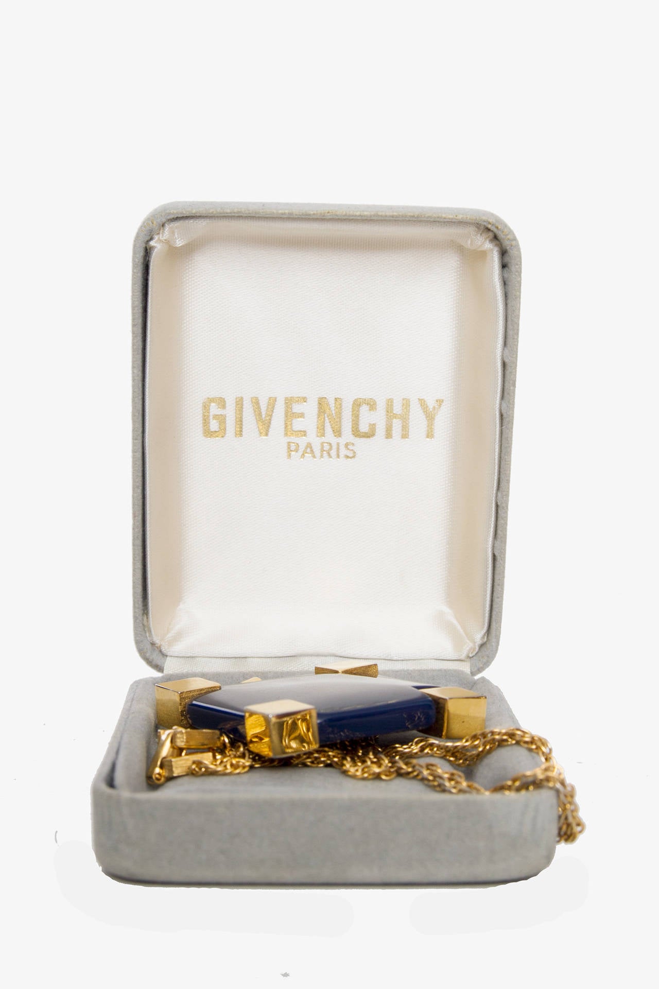 1970s Givenchy Resin Pendant Necklace 4
