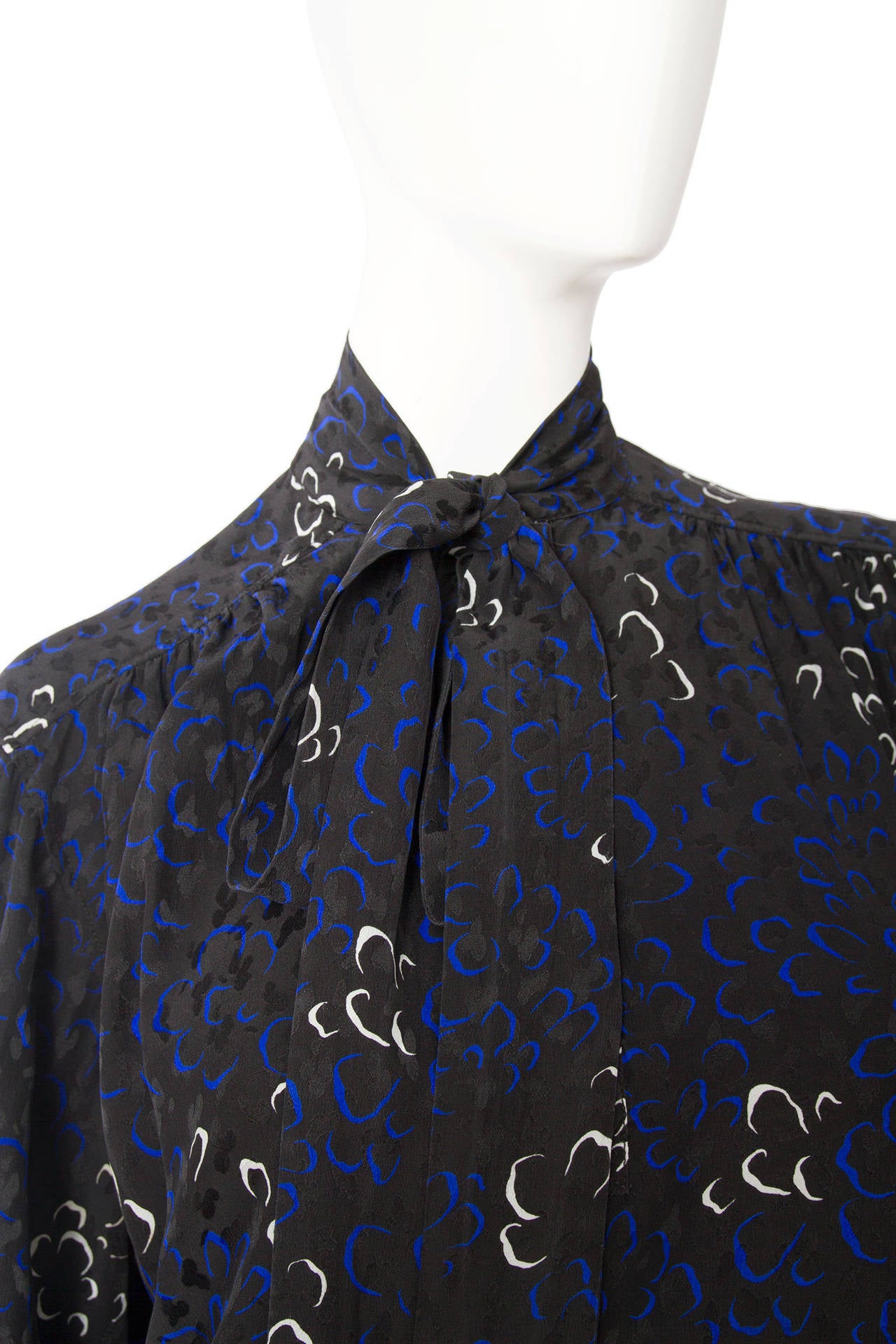1970s Yves Saint Laurent Rive Gauche Jacquard Silk Blouse In Good Condition For Sale In Copenhagen, DK