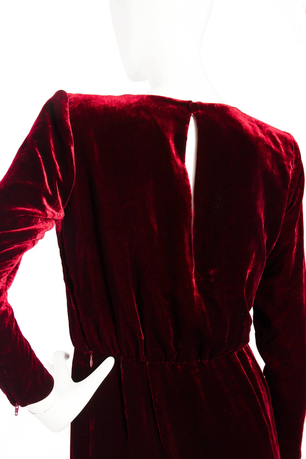 Stunnung Late 1970s Yves Saint Laurent Silk Velvet Haute Couture Dress For Sale 1
