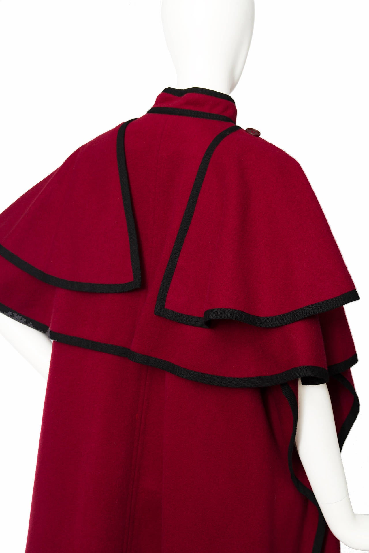 1970s Yves Saint Laurent Burgundy Wool Cape In Excellent Condition In Copenhagen, DK