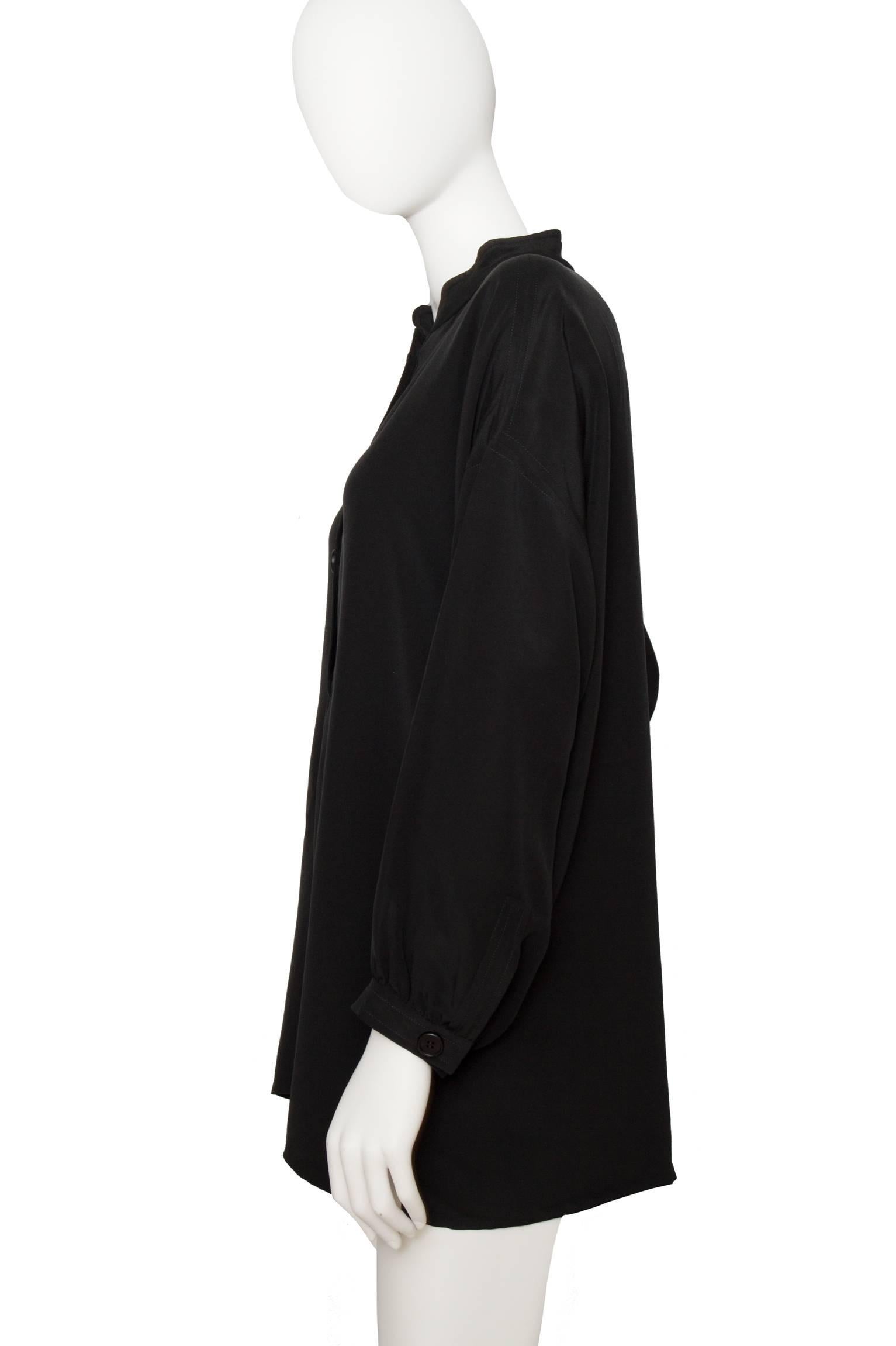 A 1980s Vintage Givenchy Haute Couture Black Blouse  In Good Condition In Copenhagen, DK