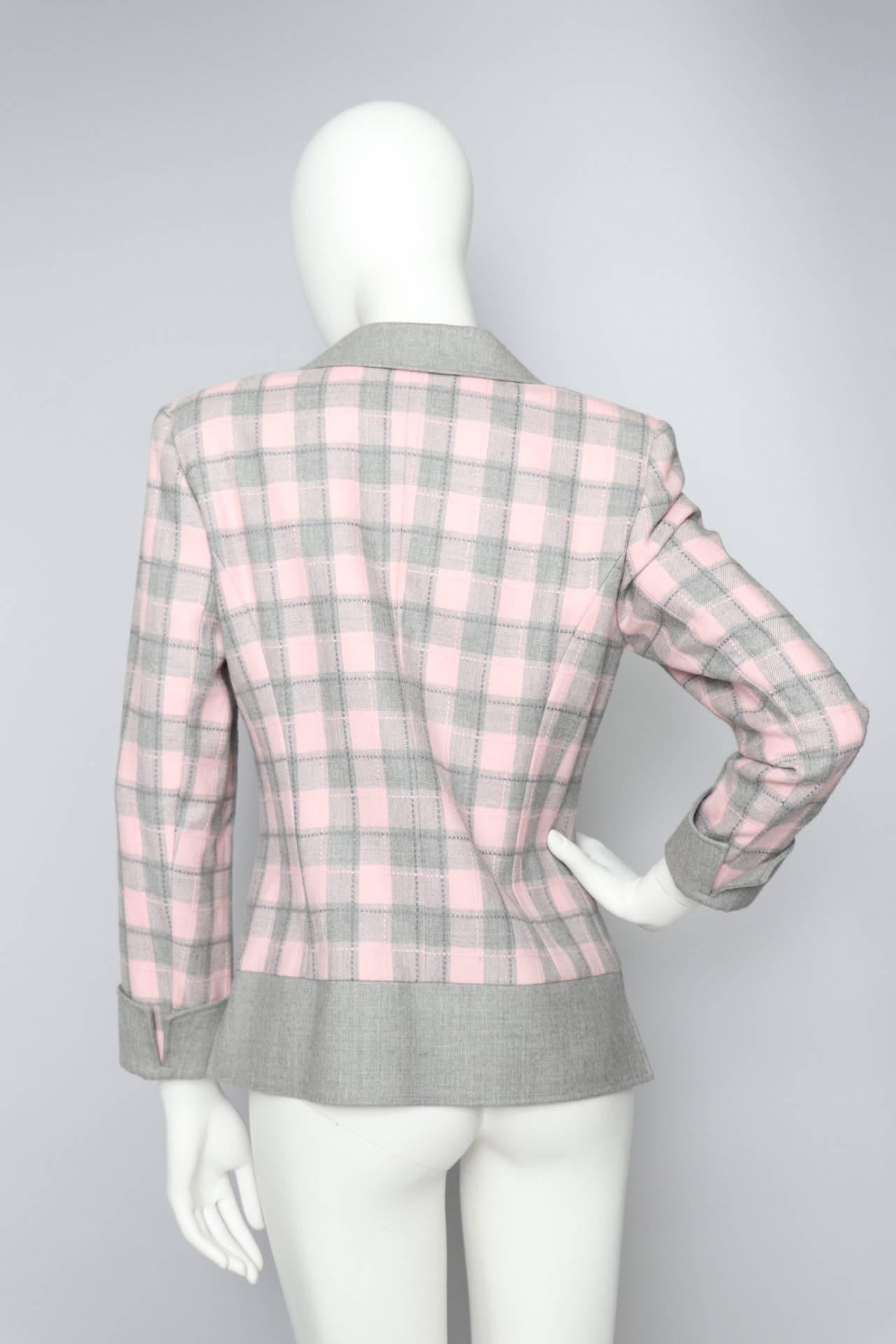 Gray A 1970s Vintage Courrèges Baby Pink & Grey Wool Check Blazer S
