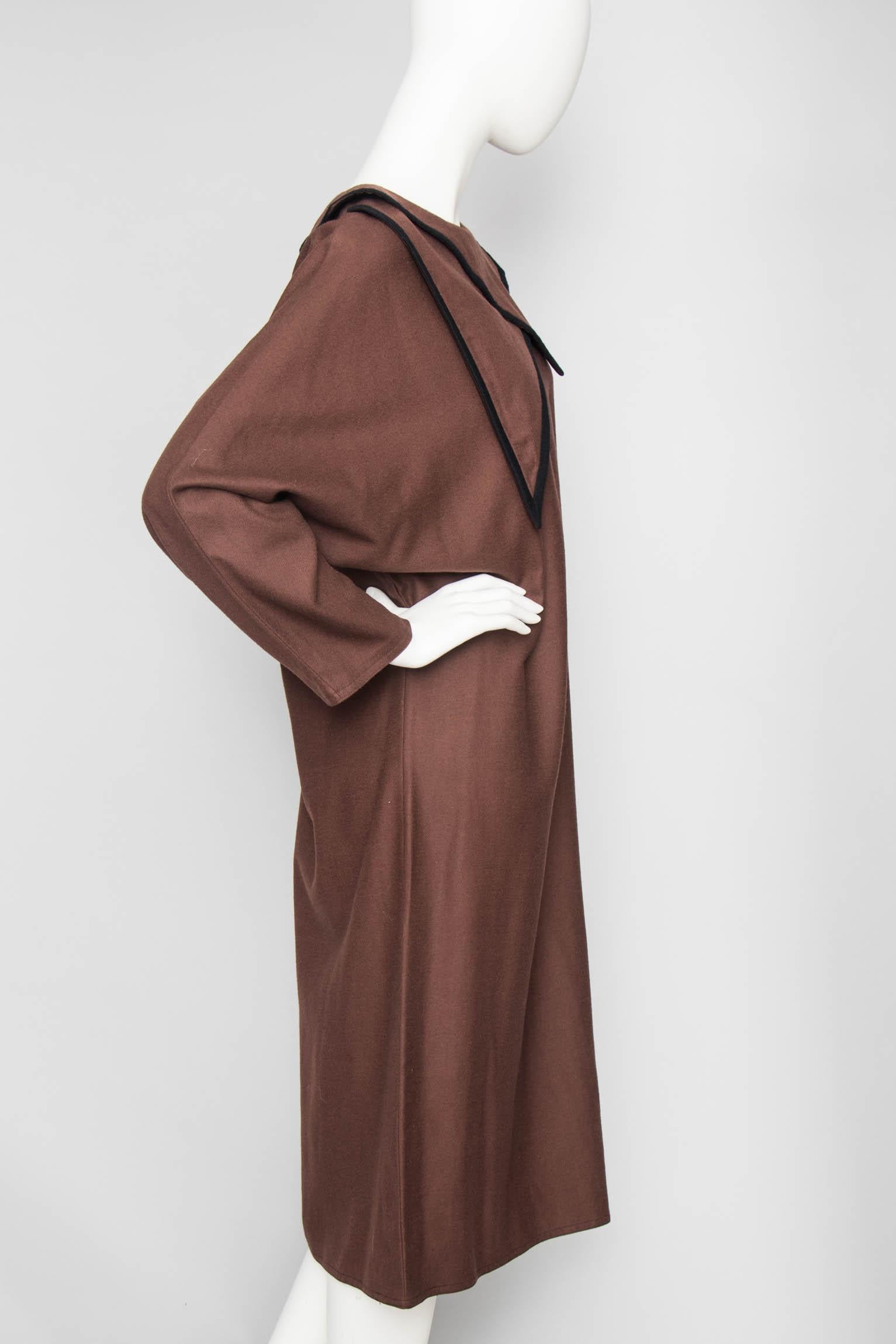 Chloé Vintage Brown Wool Dress with Black Trim And Pointed Collar In Good Condition For Sale In Copenhagen, DK
