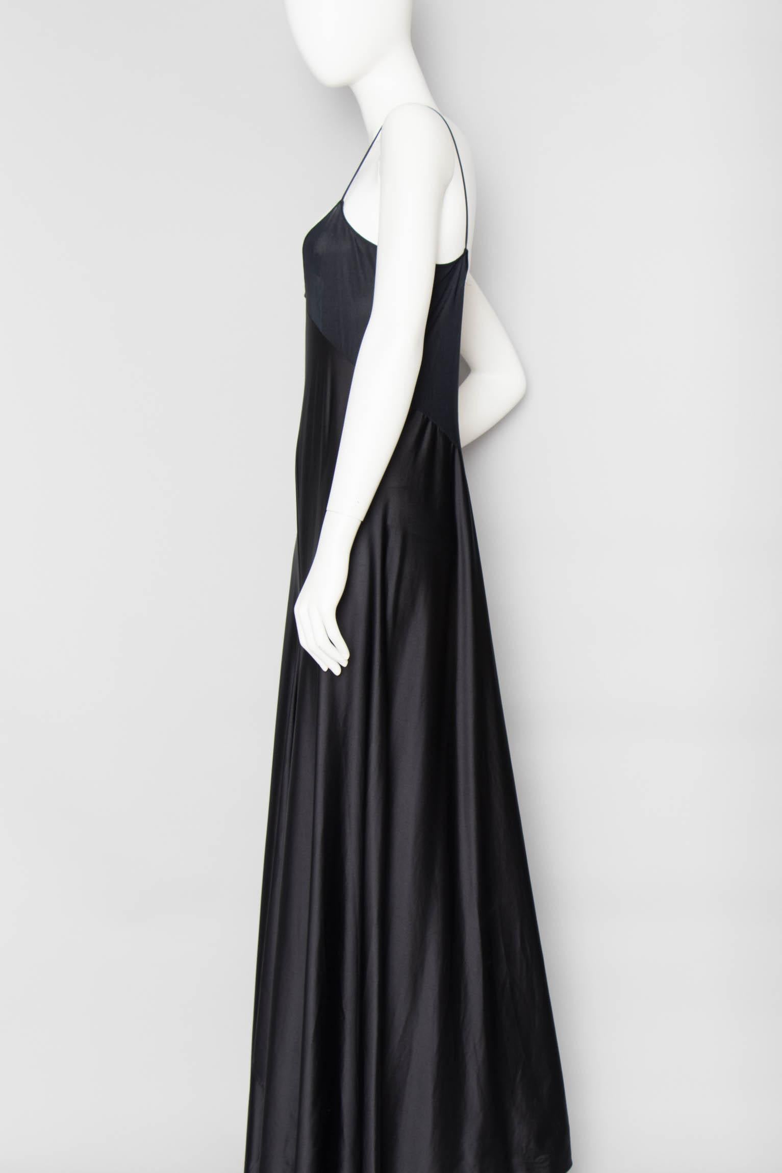 A 1990s Vintage Halston Black Silk Slip Dress S In Good Condition For Sale In Copenhagen, DK