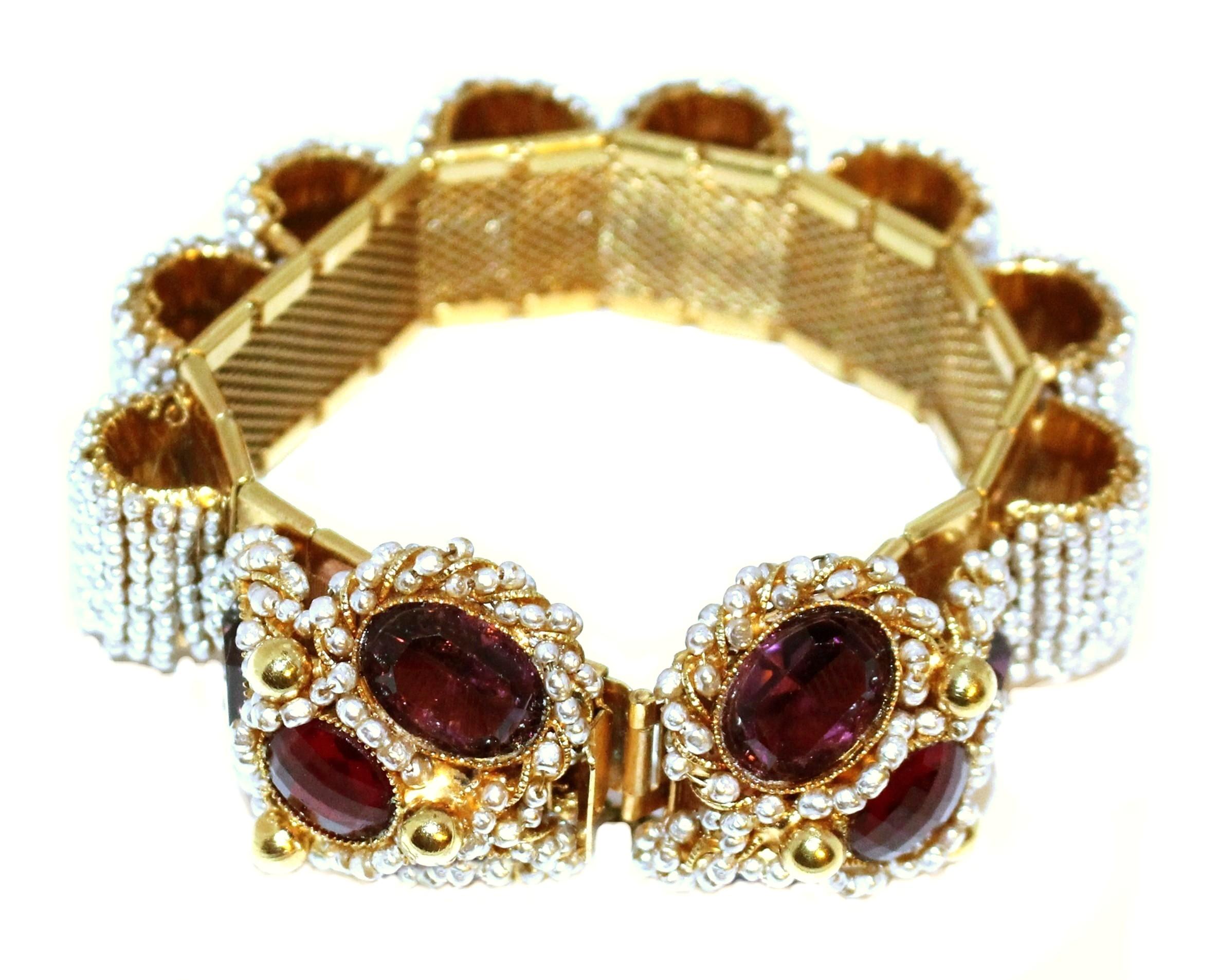 Circa 1960s William deLillo Faux-Pearl and Faceted Glass Jeweled Bracelet In Excellent Condition In Long Beach, CA