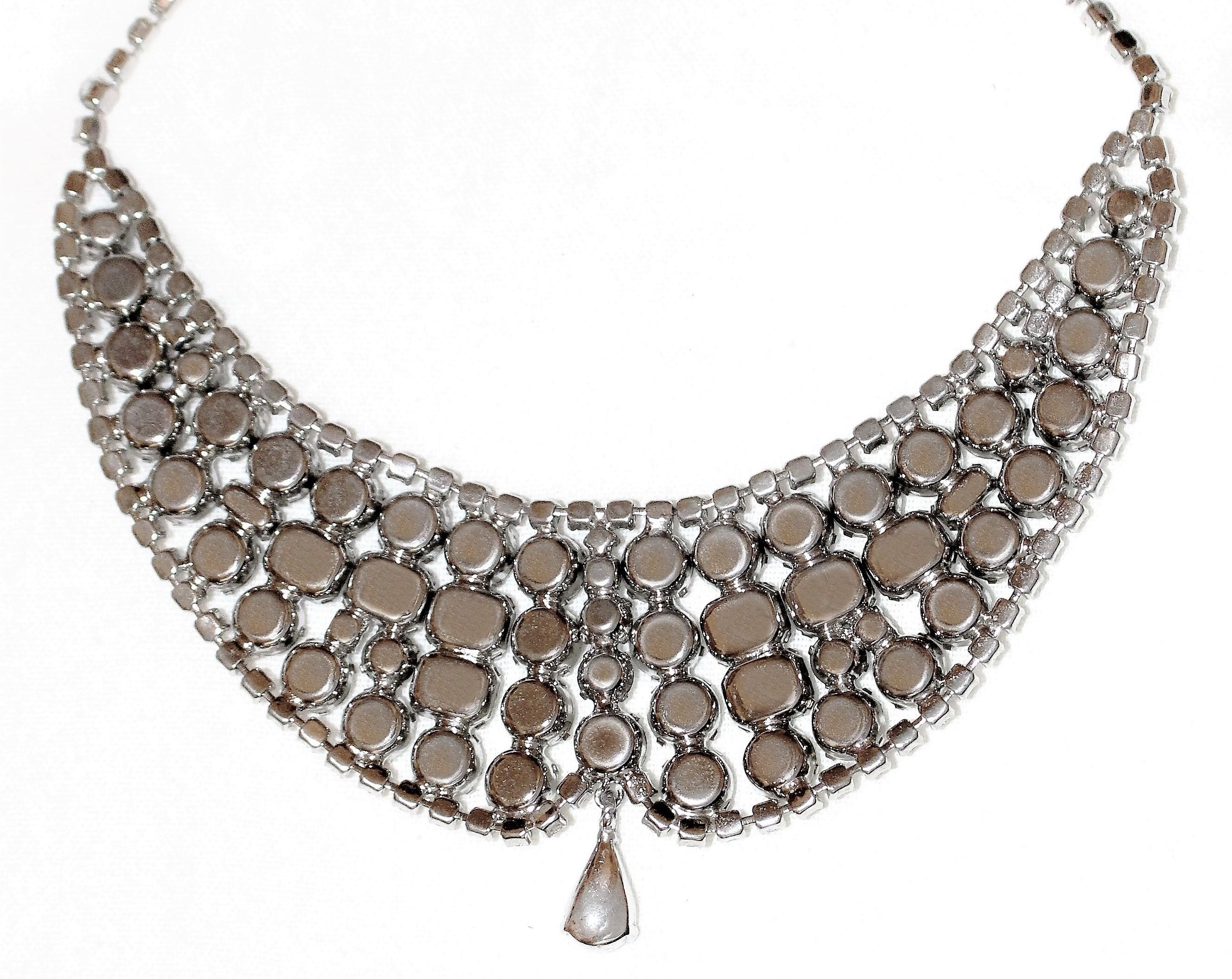 Women's Circa 1950s Clear Faceted Crystal Cocktail Necklace For Sale