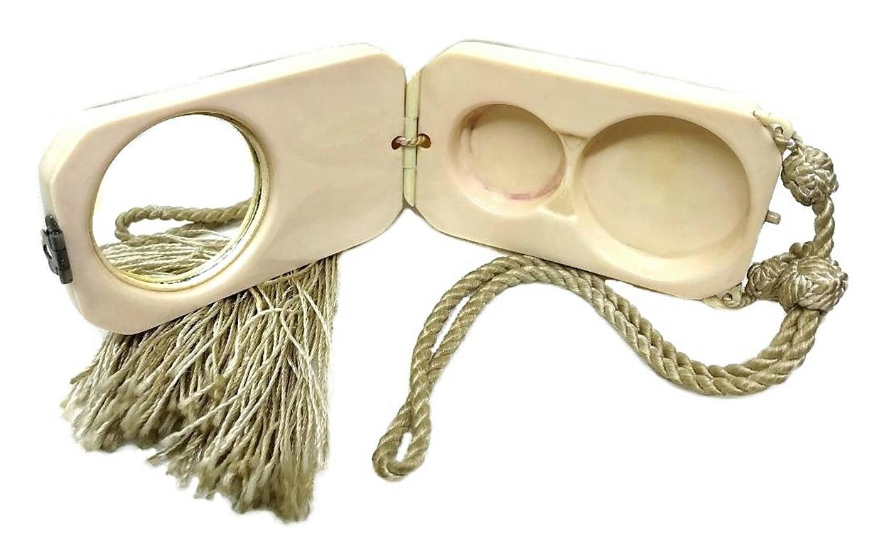 Circa 1920s Celluloid Vanity Purse With Tassel In Good Condition For Sale In Long Beach, CA