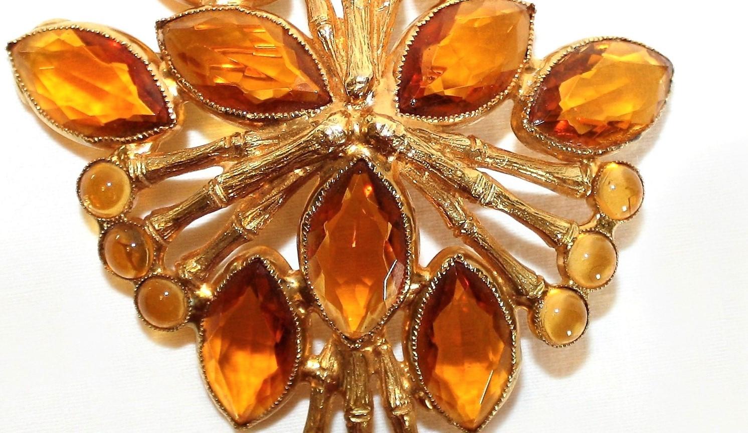 Women's or Men's Circa 1965 deLillo Topaz Faceted Glass Bamboo Brooch For Sale