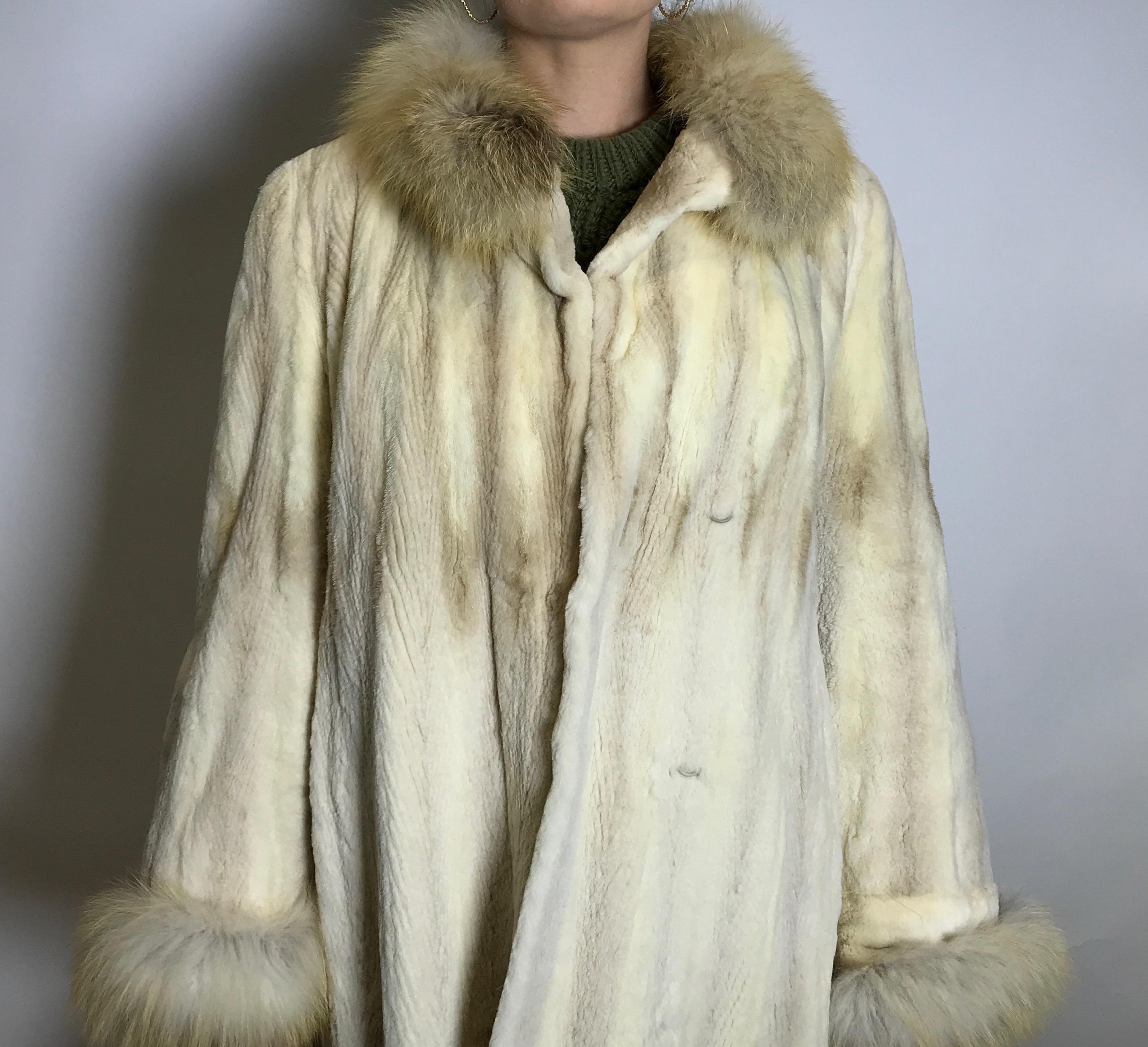 Noble velvet cross mink fur coat with fox collar. Cream white. For Sale 1