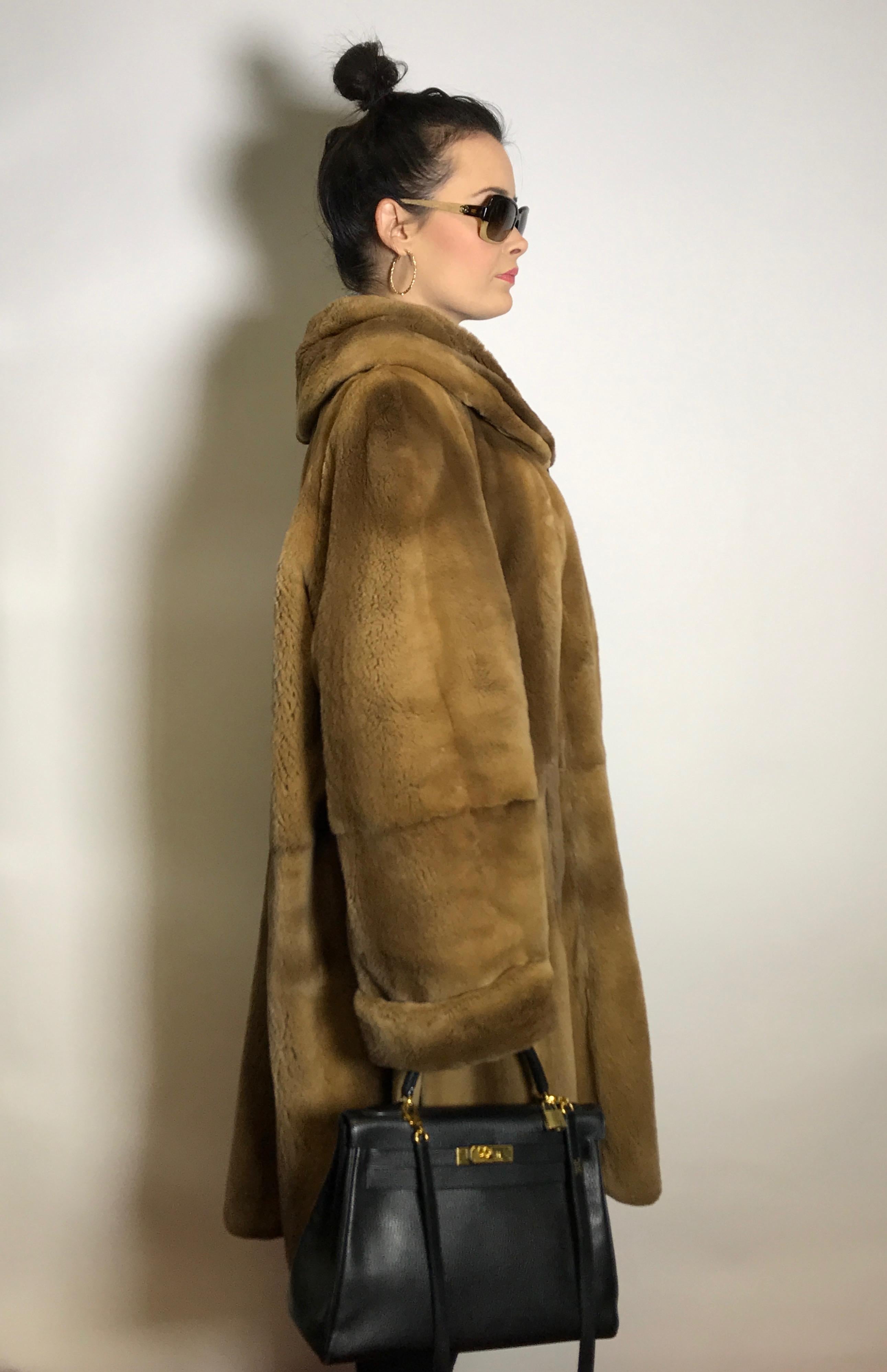 Brown Sheared velvet mink fur by Marco Gianotti 3/4 jacket, coat. Tan/beige. For Sale