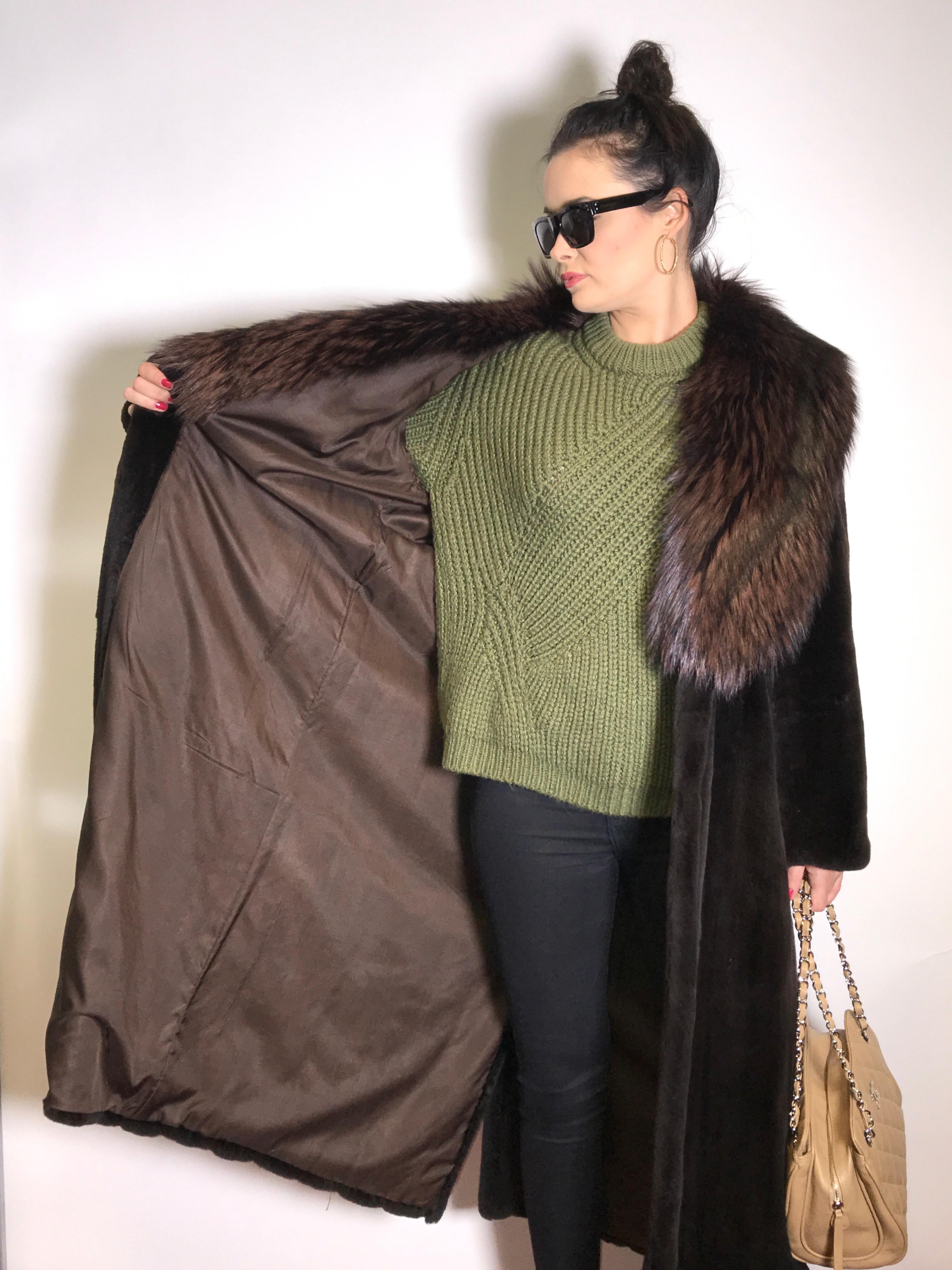 Long velvet silk mink fur coat with silver fox collar. Dark brown. (7) For Sale 3