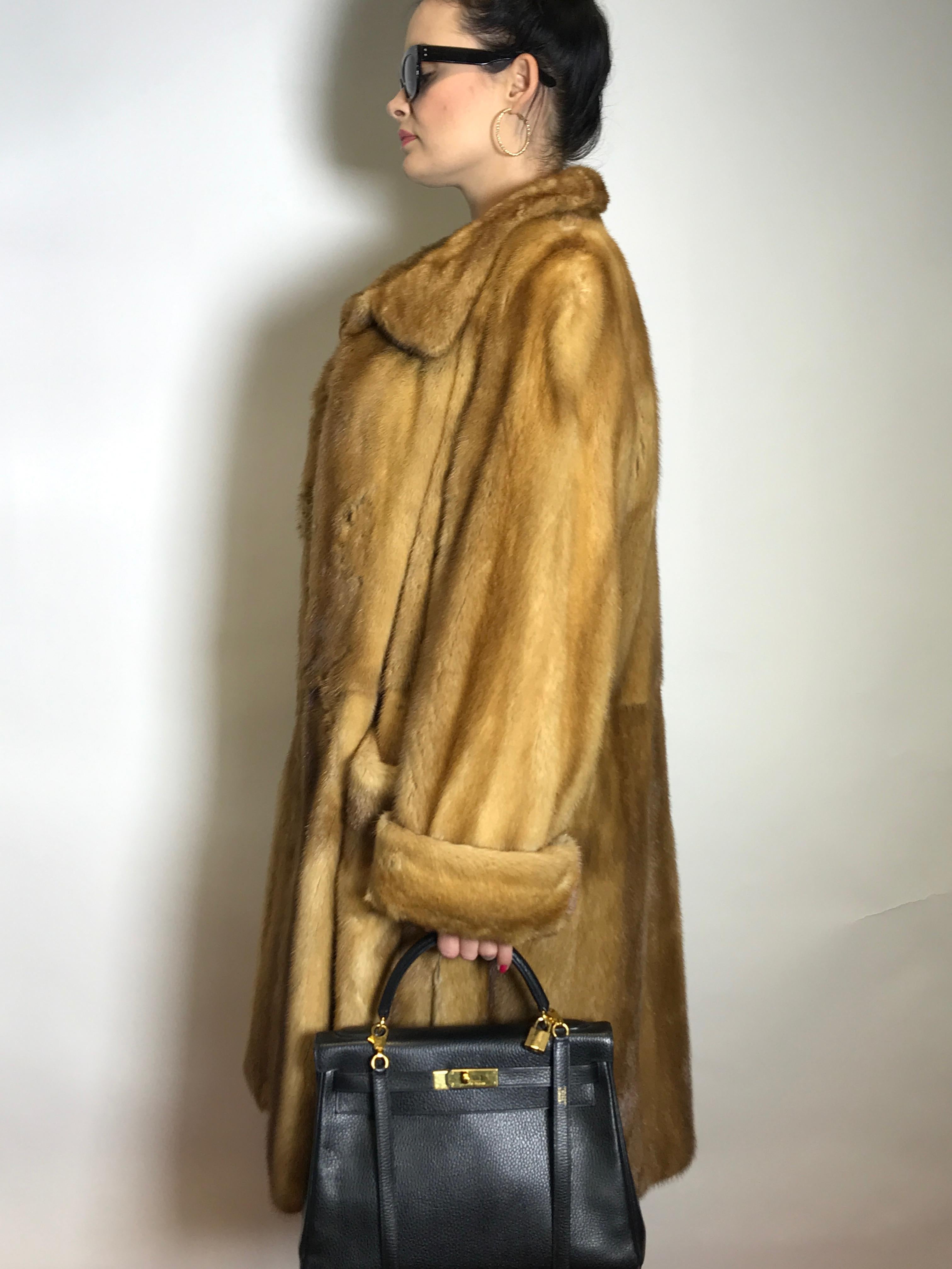  Saga mink silk fur 3/4 jacket / coat. Tan/beige. Gold mink. (9) In Excellent Condition For Sale In Berlin, DE
